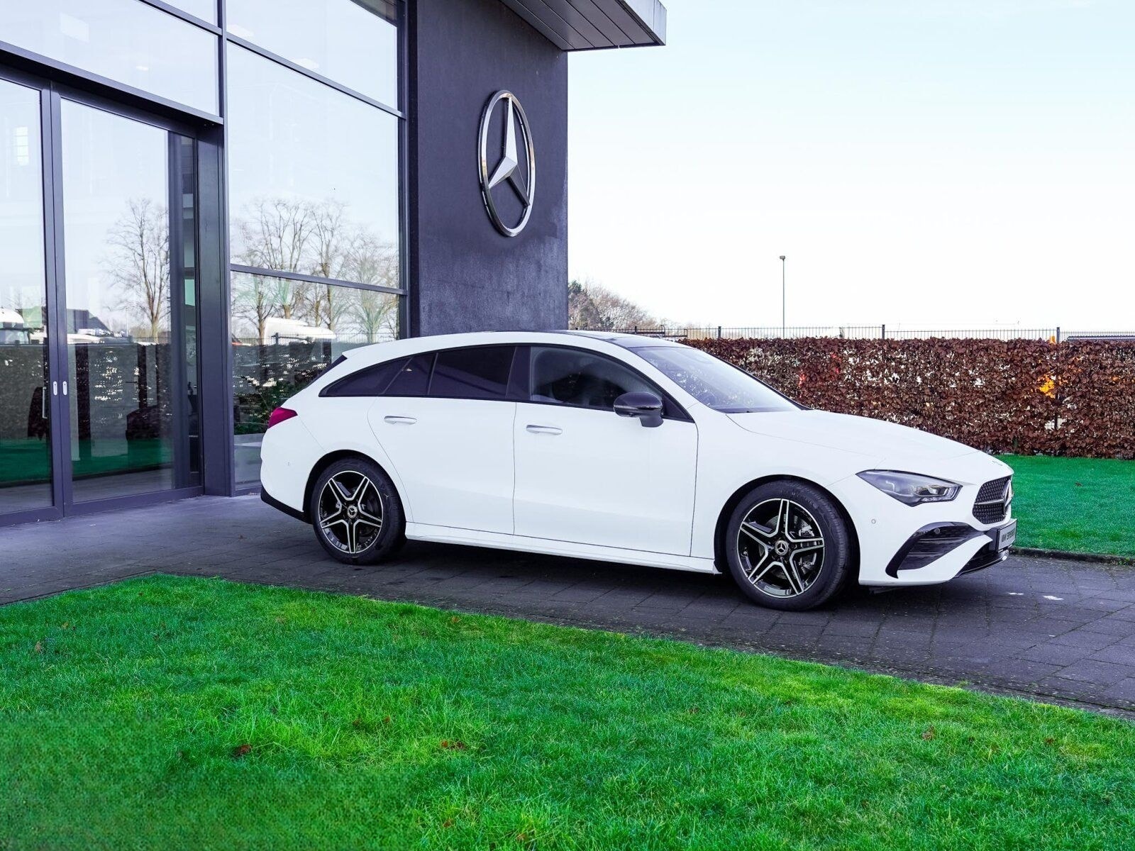 Mercedes-Benz CLA 200 SB AMG 360° FAP Pano Night Distr CarPlay foto 4