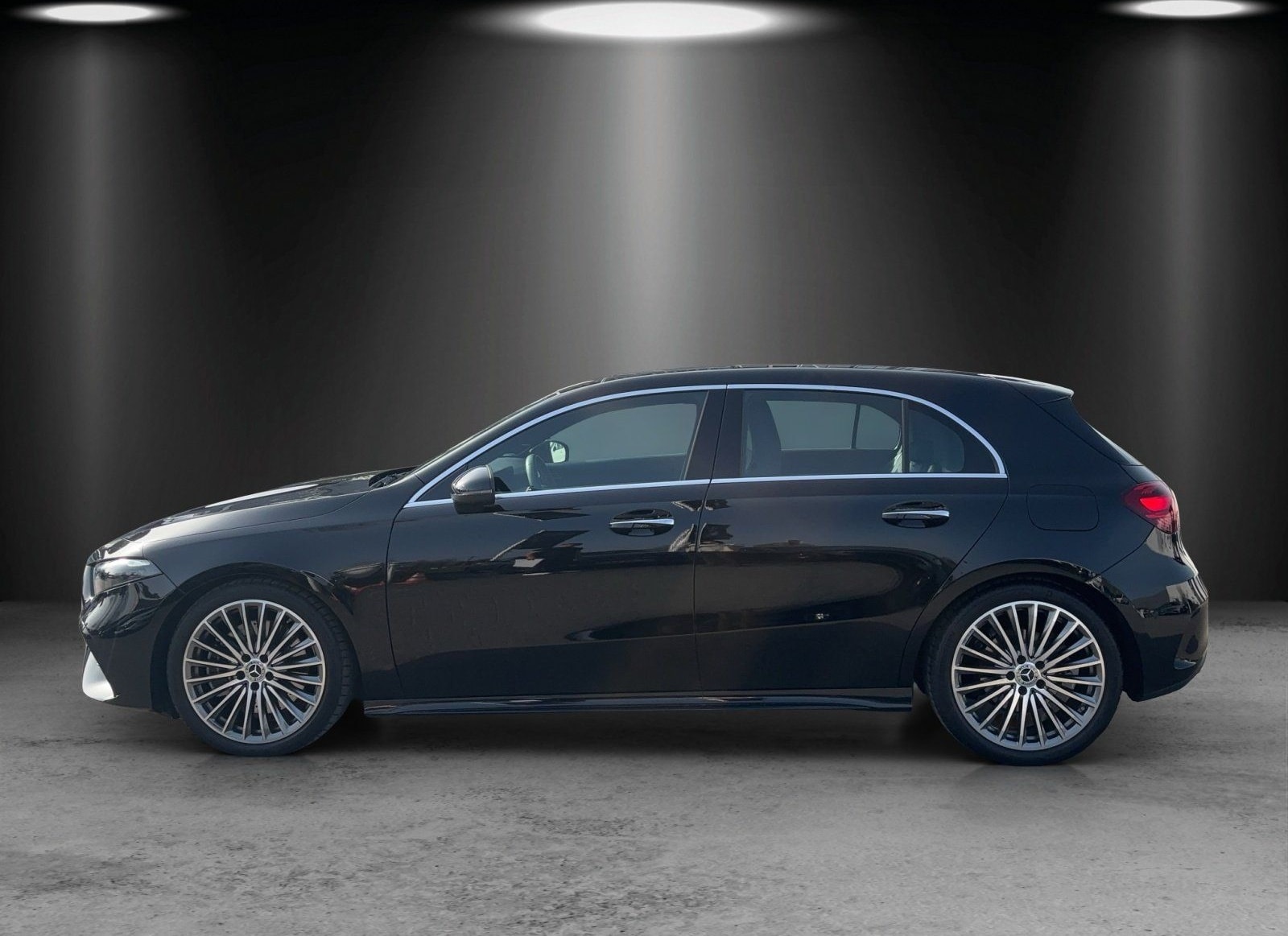 Mercedes-Benz A 250 4M AMG Premium Standhz Pano Burme WinterPk foto 2