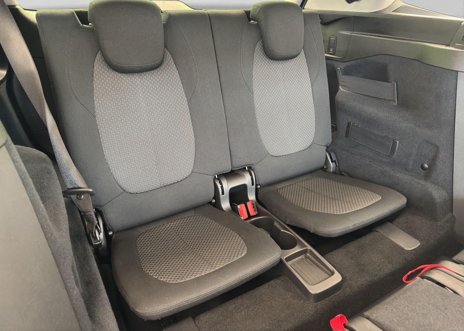 BMW 218i Gran Tourer 7-Sitzer+LED+Navi+Kamera+AHK foto 16