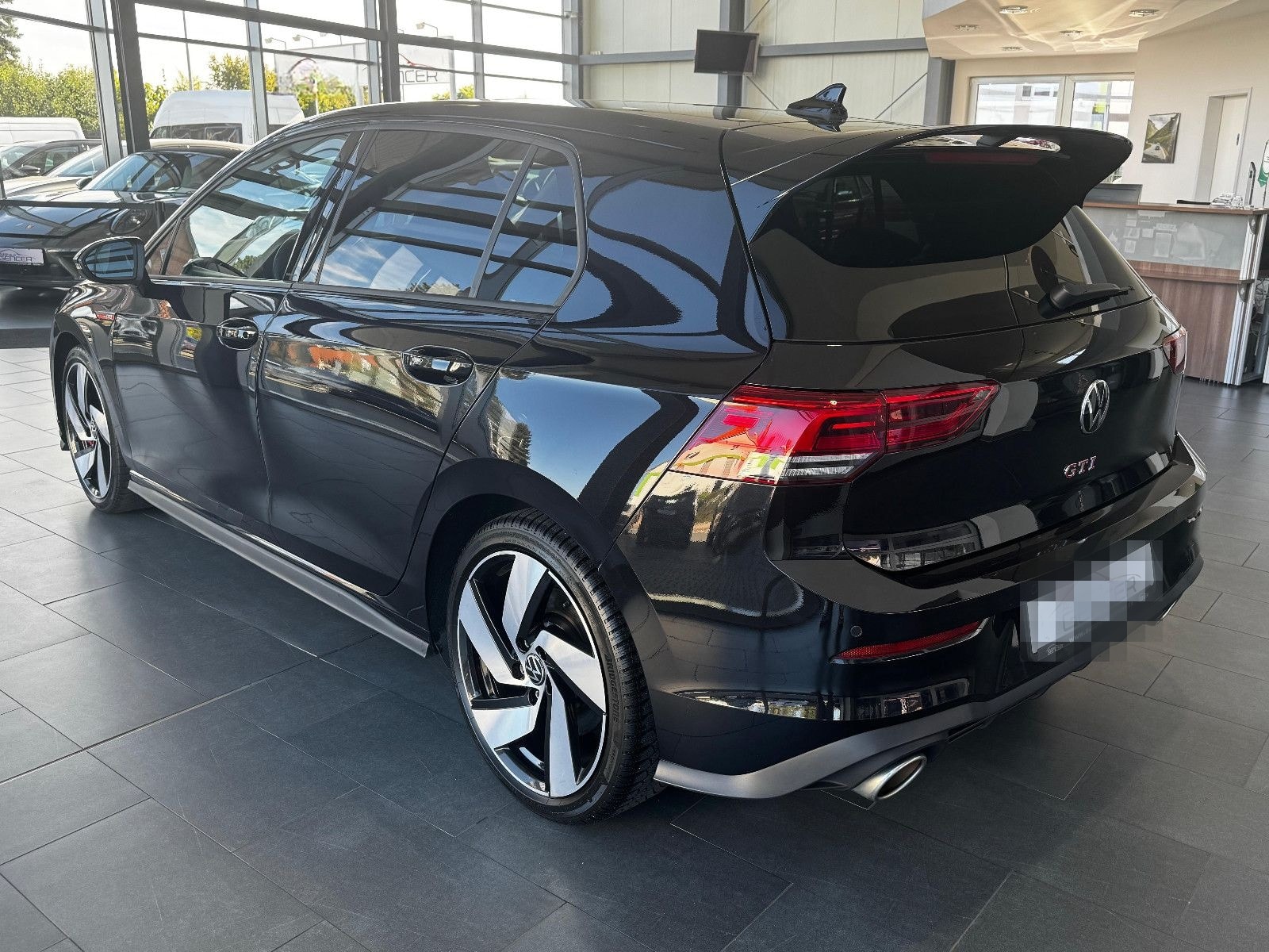 Volkswagen Golf VIII Lim. GTI Clubsport 2.0 TSI "LED/Pano" foto 5