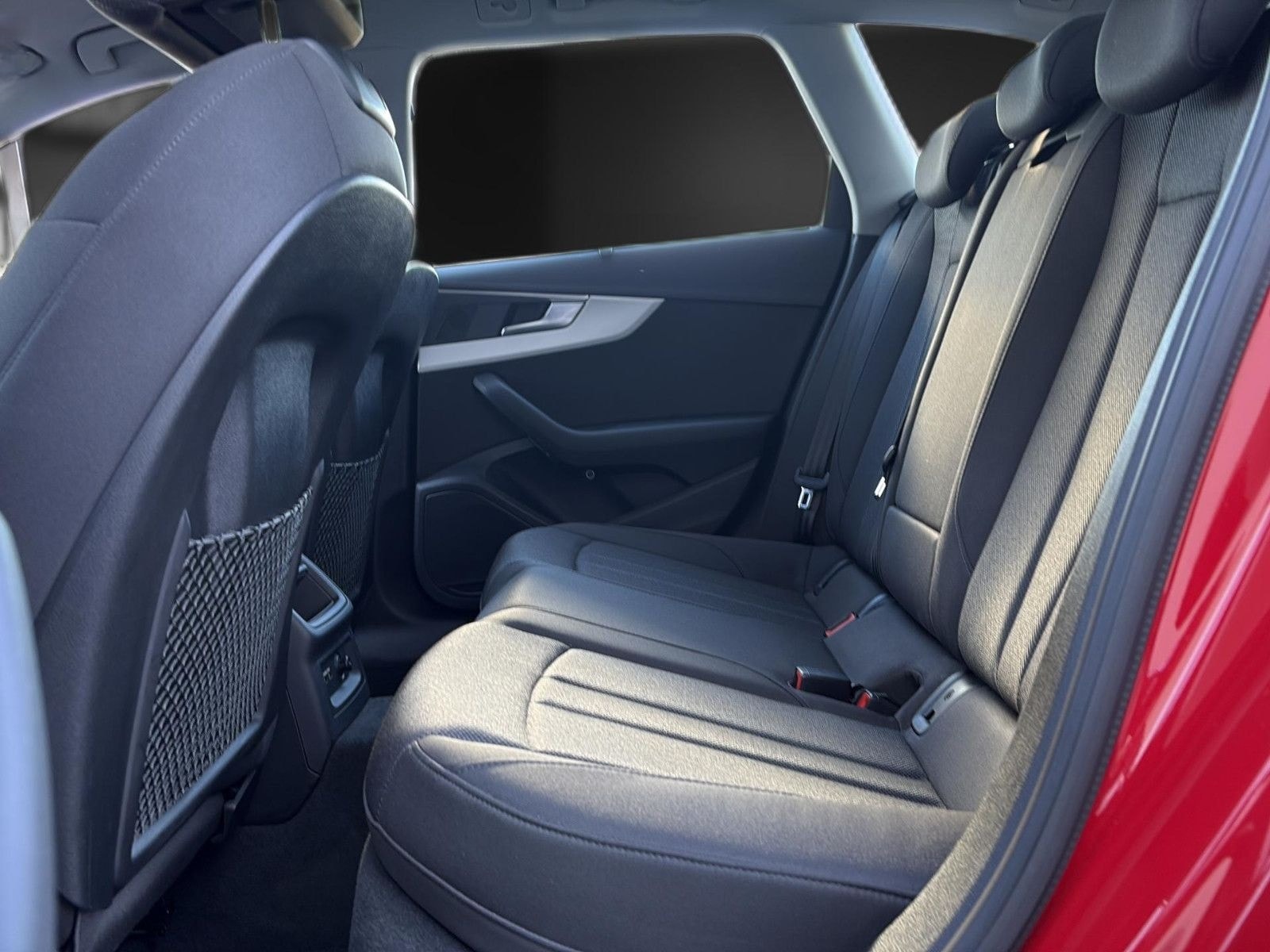 Audi A4 204ps Massage*Sound*Spur*VZ*LED*Parklenk*Navi foto 18