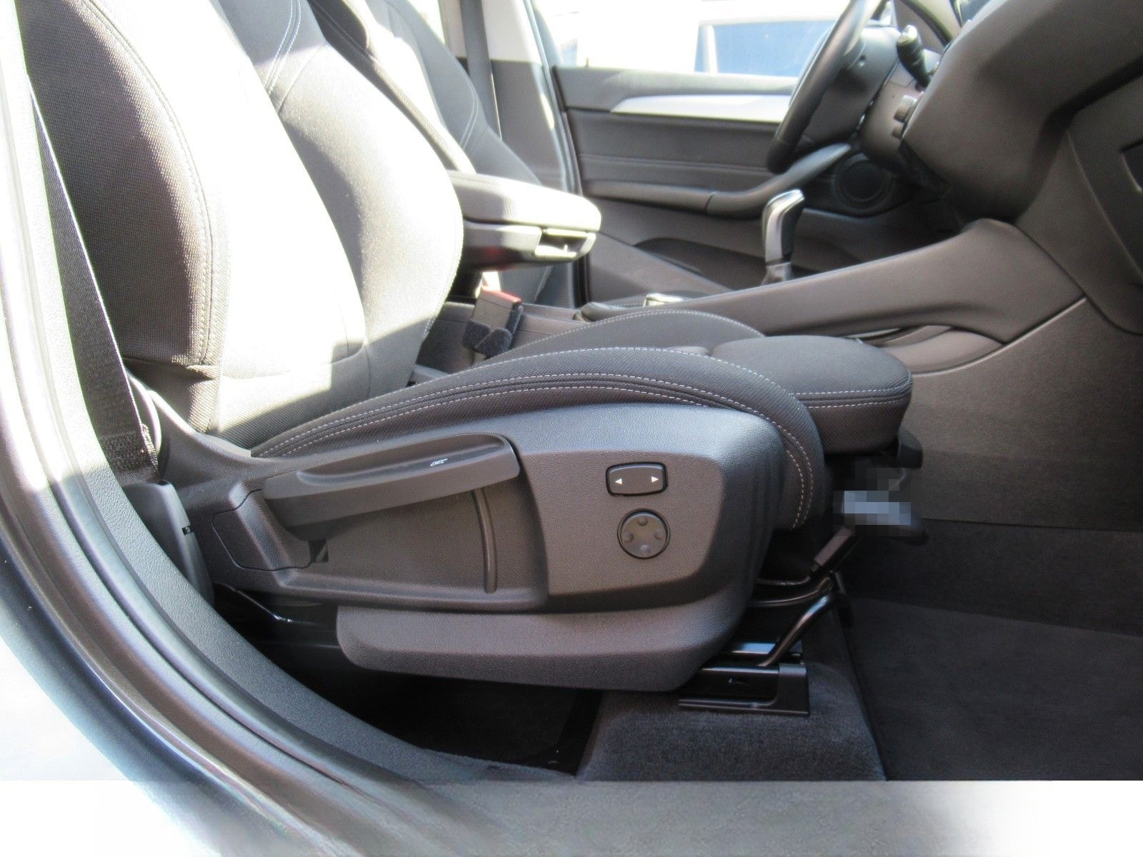 BMW X1 xDrive18d*Navi*LED*SH*Sportsitze foto 17