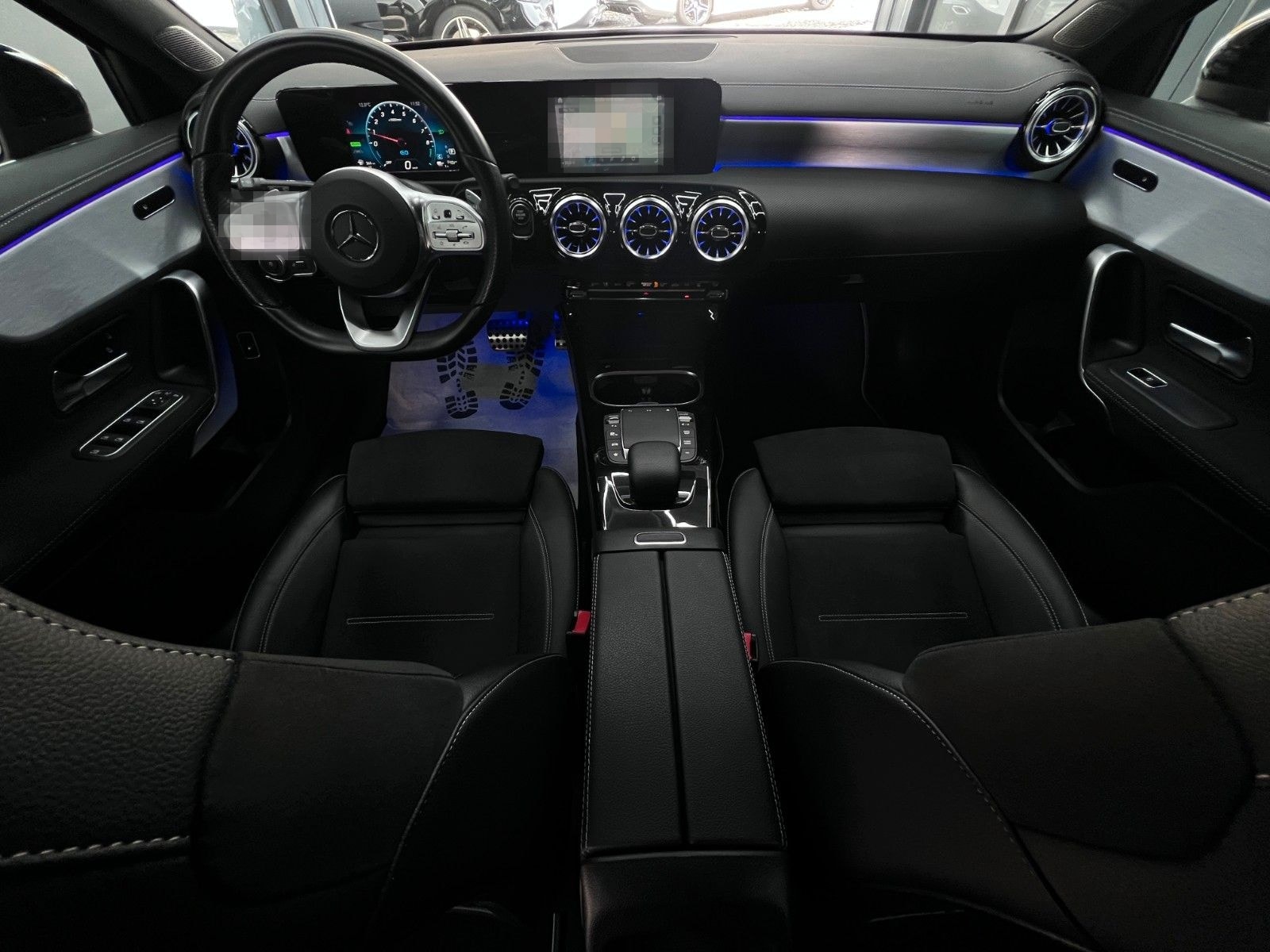 Mercedes-Benz A 250e 8G AMG NIGHT DESIGNO LED NAV+DAB KAM AMBT foto 11