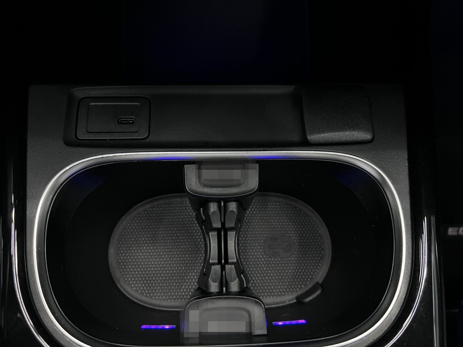 Mercedes-Benz A 250e 8G AMG NIGHT DESIGNO LED NAV+DAB KAM AMBT foto 23