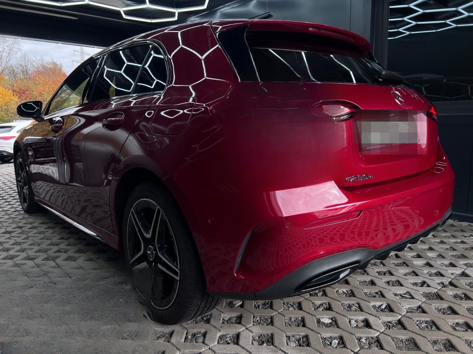 Mercedes-Benz A 250e 8G AMG NIGHT DESIGNO LED NAV+DAB KAM AMBT foto 6