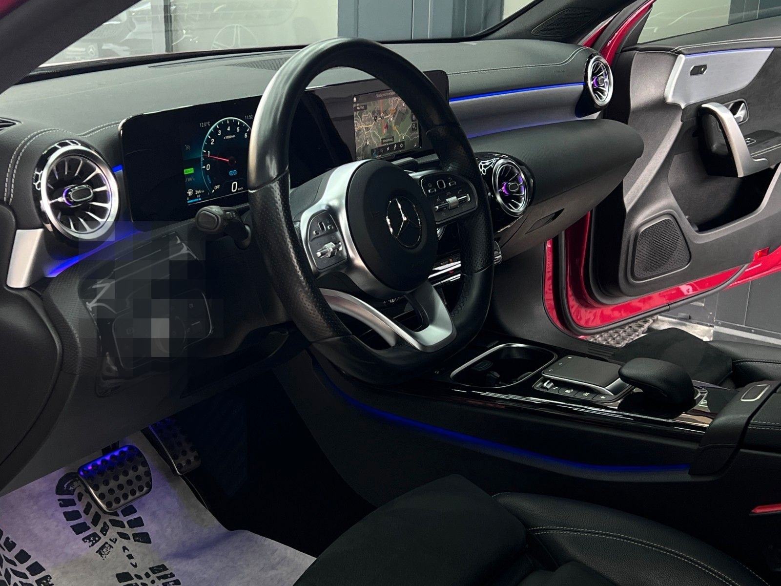 Mercedes-Benz A 250e 8G AMG NIGHT DESIGNO LED NAV+DAB KAM AMBT foto 10