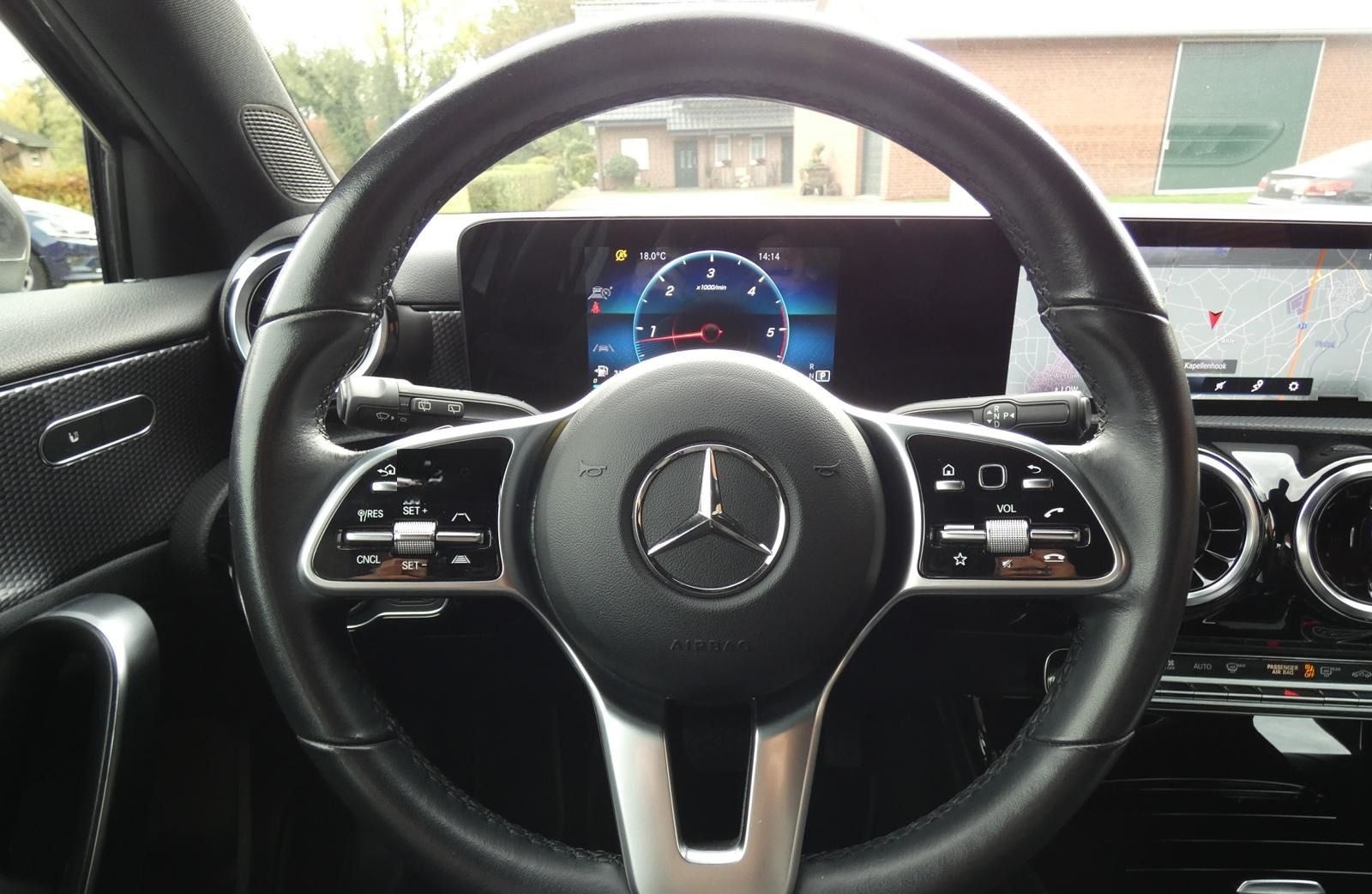 Mercedes-Benz A 200 d 8 G-DCT Progressive LED AHK RFK NAV DIST foto 16