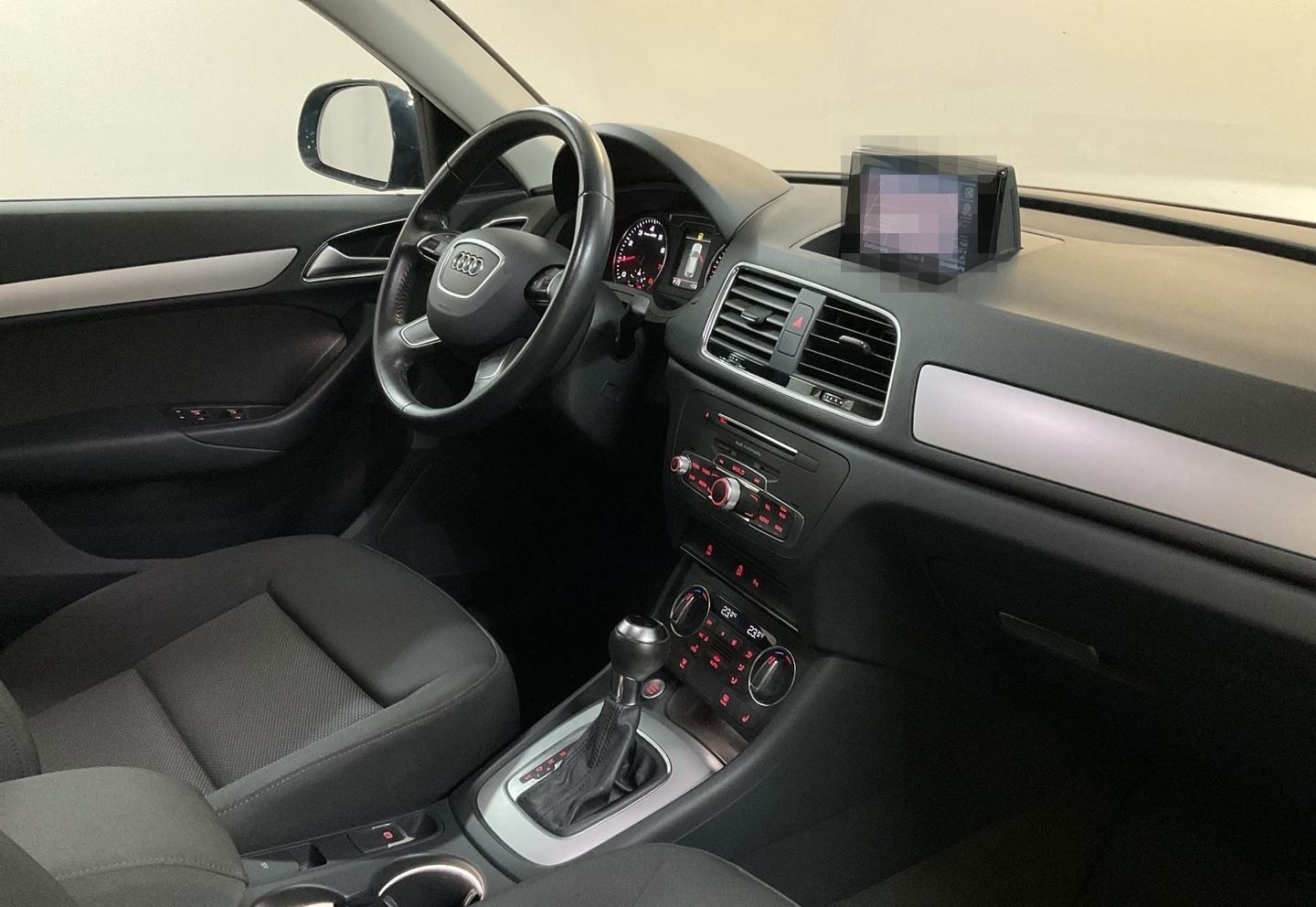 Audi Q3 TFSI S-Tronic AHK NAVI Xenon Tempo Plus 1.Hd foto 15