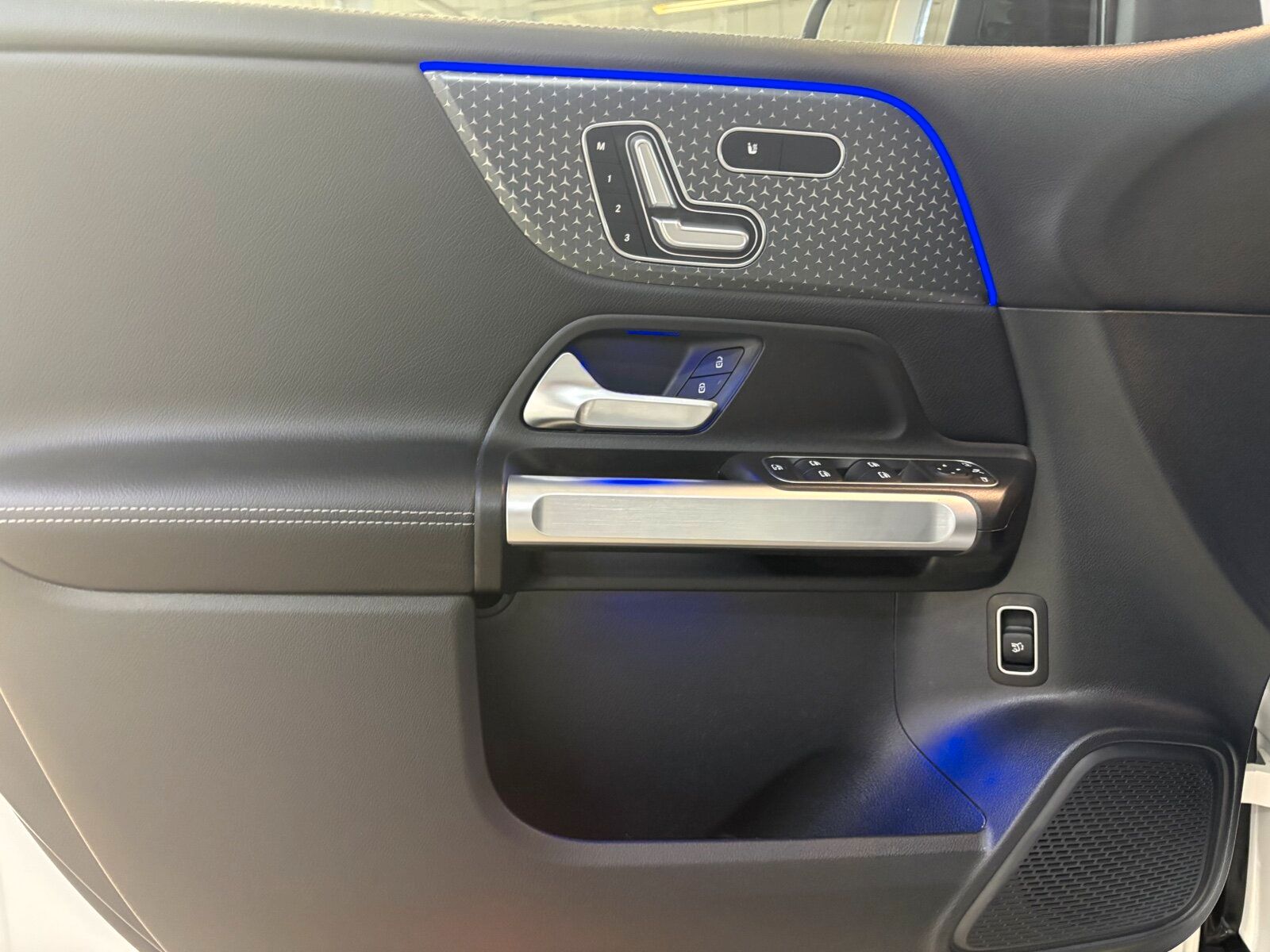 Mercedes-Benz GLB 200 Prog Adv Plus Pano 360 Cam AHK Multibeam foto 11