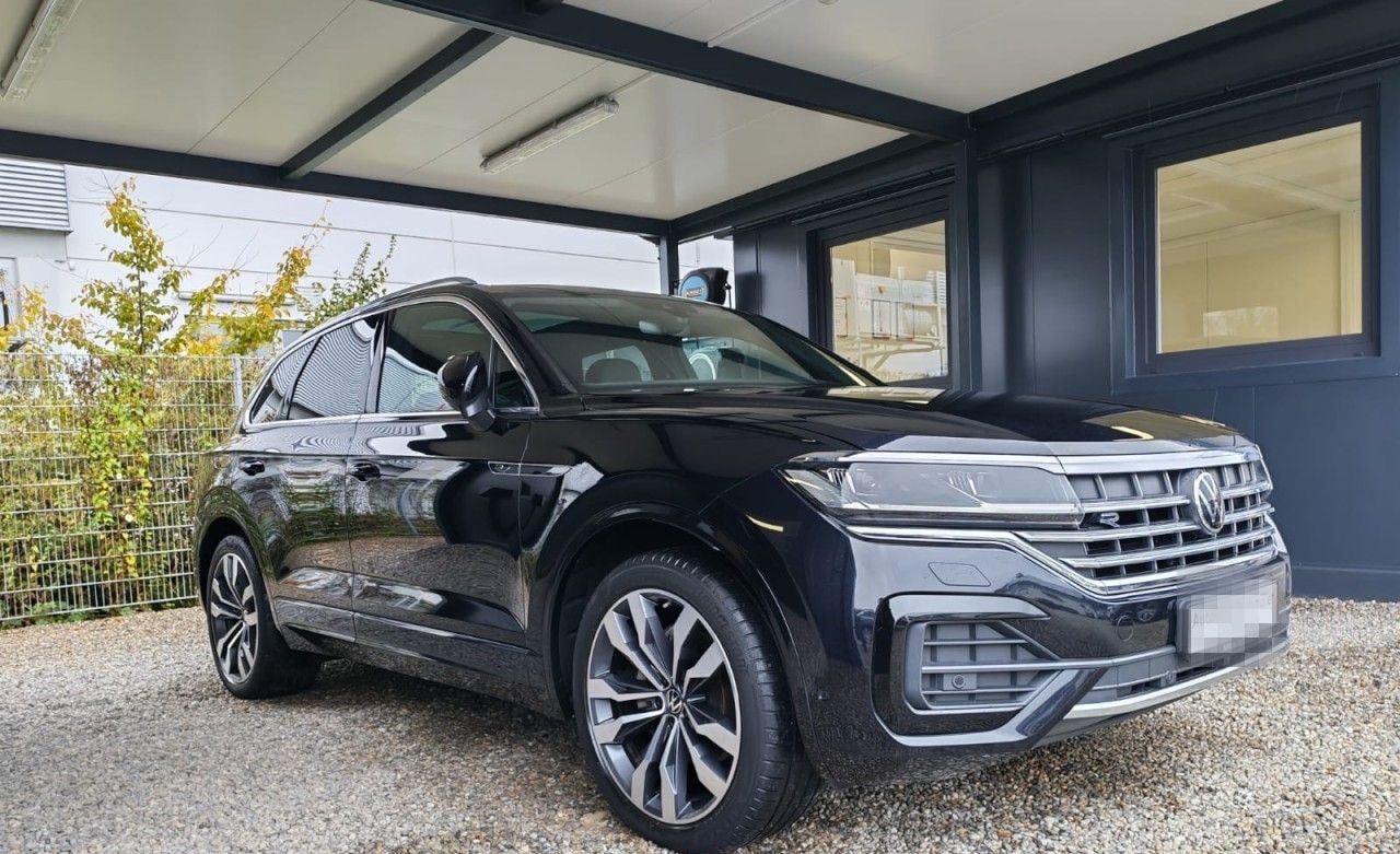 Volkswagen Touareg 3.0 TDI DSG R-LINE,AHK,ACC,ALLRADL,PANO foto 2