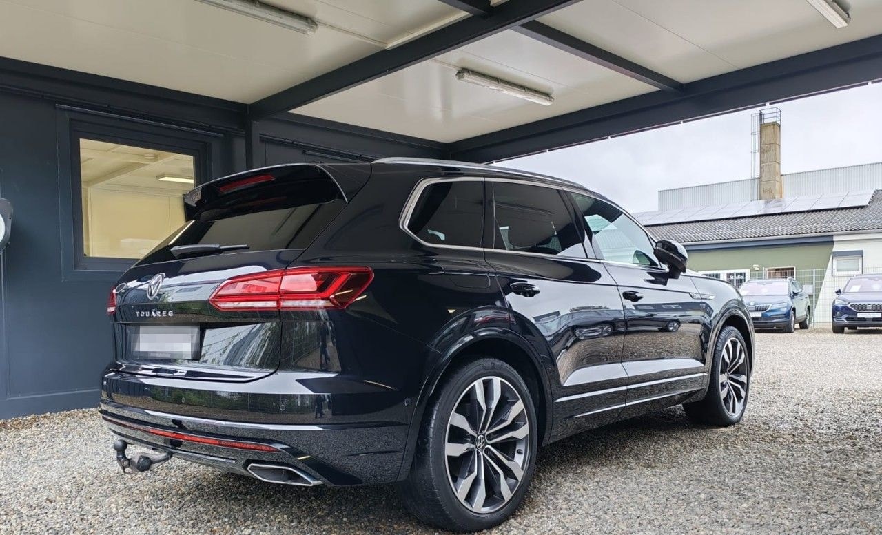 Volkswagen Touareg 3.0 TDI DSG R-LINE,AHK,ACC,ALLRADL,PANO foto 3