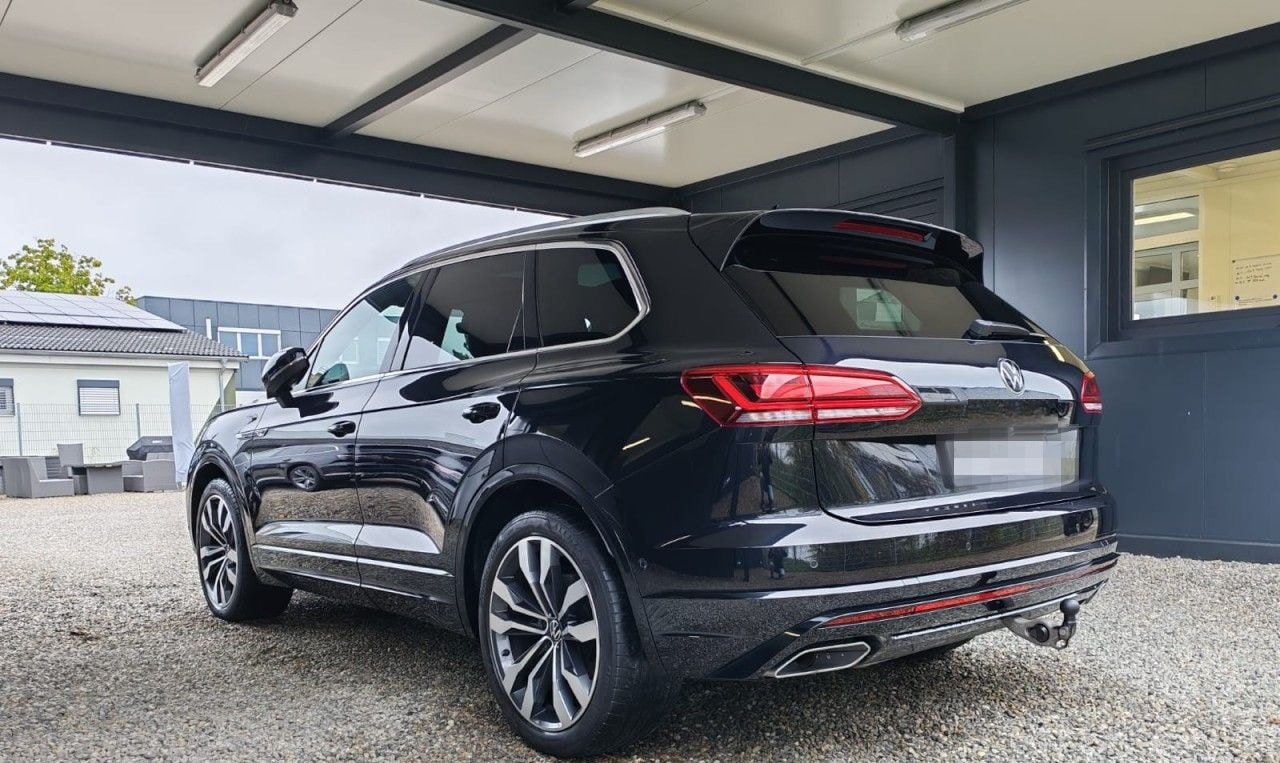 Volkswagen Touareg 3.0 TDI DSG R-LINE,AHK,ACC,ALLRADL,PANO foto 5