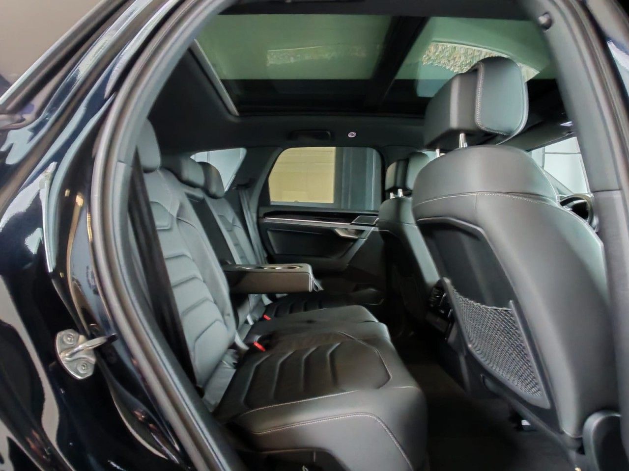 Volkswagen Touareg 3.0 TDI DSG R-LINE,AHK,ACC,ALLRADL,PANO foto 8