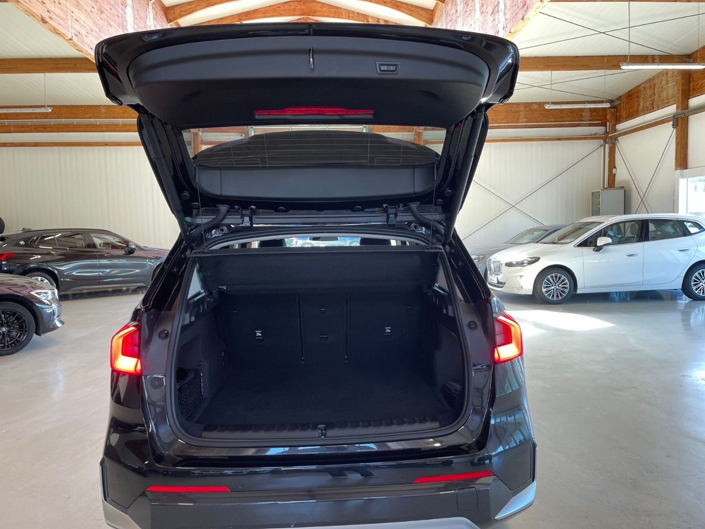 BMW iX1 eDrive20 Elektro AHK Pano Adap.LED Head-Up foto 12