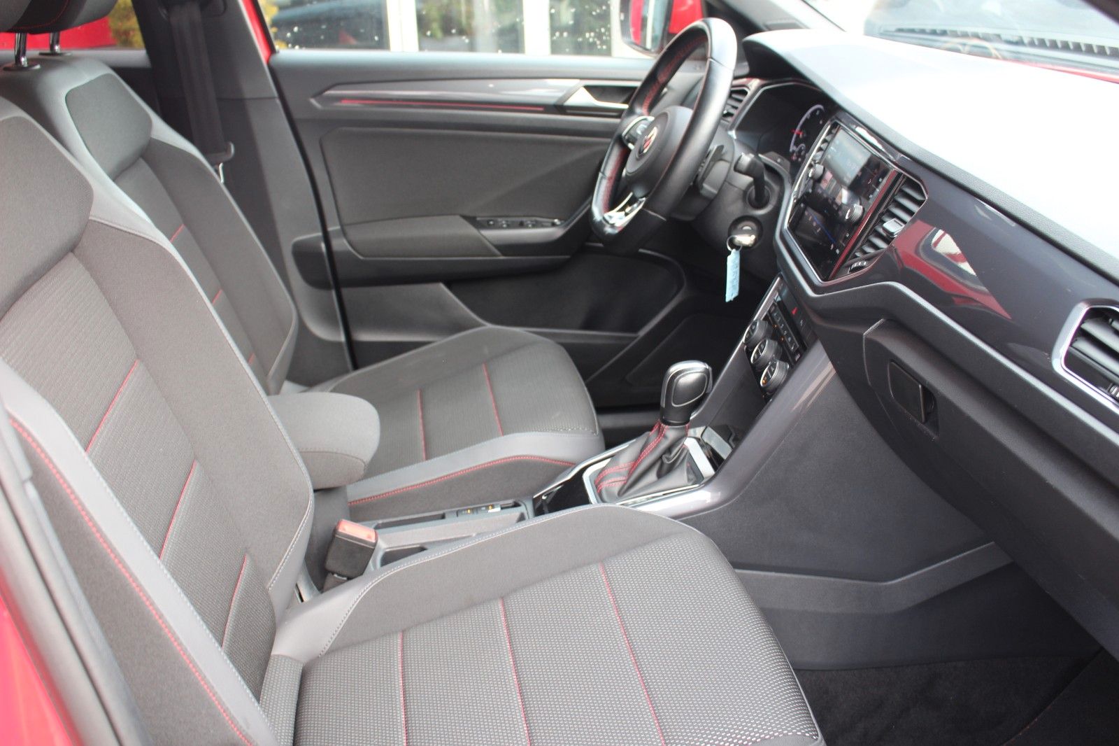 Volkswagen T-Roc Sport LED/NAVI/8FACH foto 5