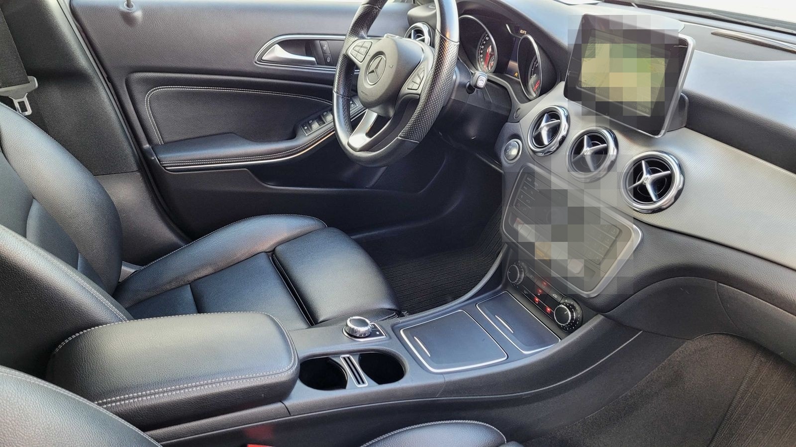 Mercedes-Benz GLA 180 Urban 7G-DCT, Navi, LED, PTS... foto 3