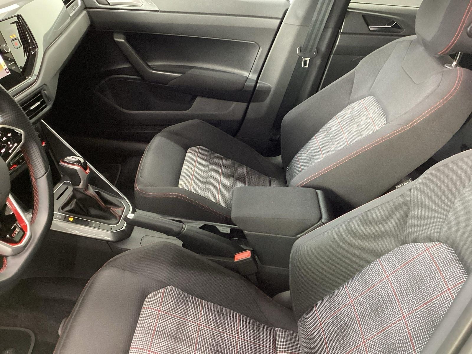 Volkswagen Polo GTI 2.0TSI 152kW DSG Kamera ACC Matrix Navi foto 6