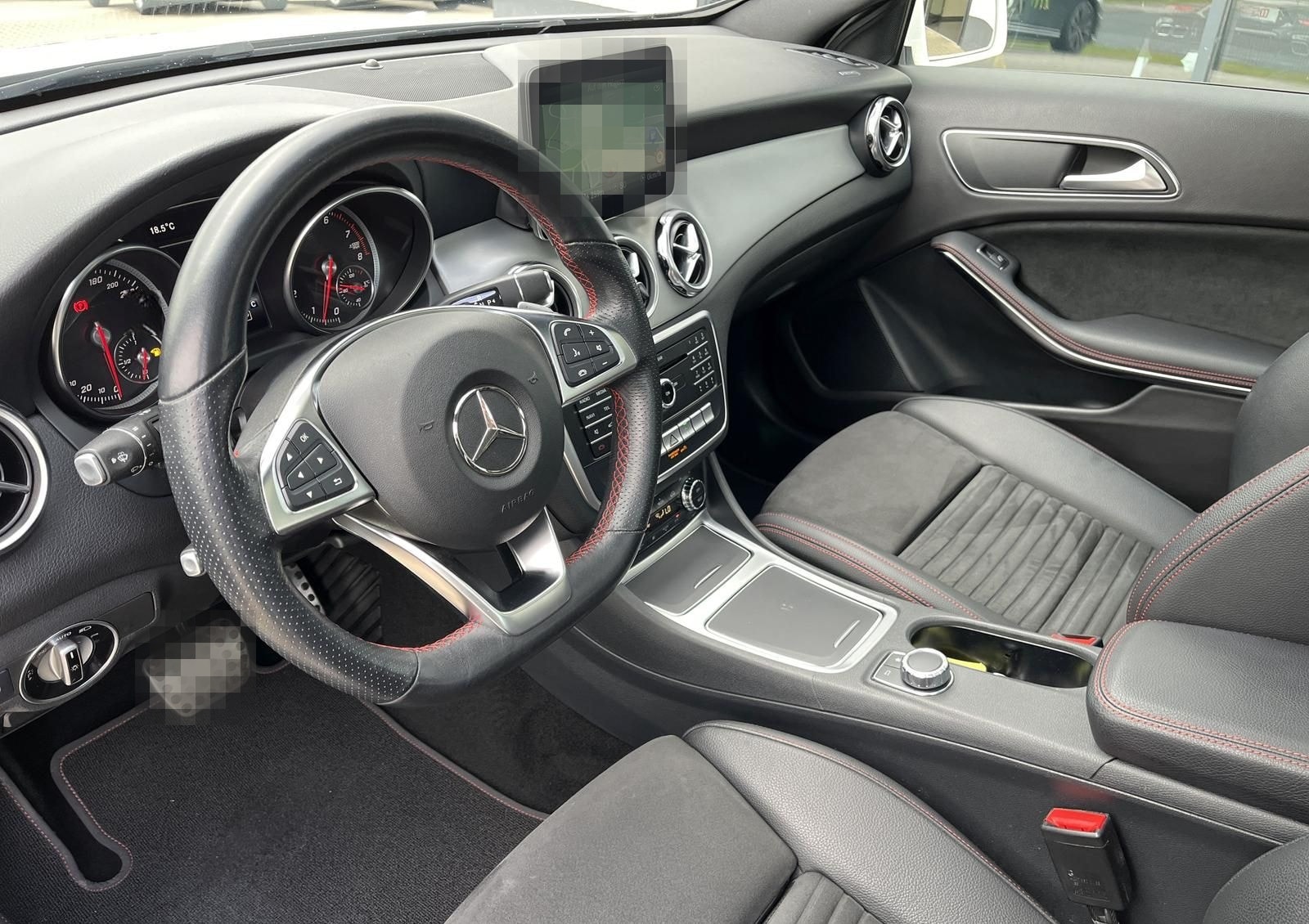Mercedes-Benz GLA 180 Amg Line/P.dach/Alcantara/Navi/R.Kamera/ foto 11