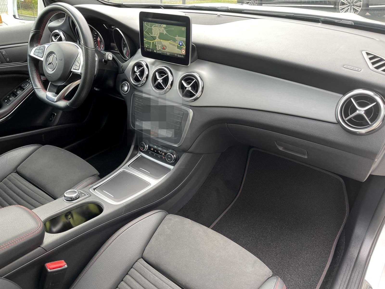 Mercedes-Benz GLA 180 Amg Line/P.dach/Alcantara/Navi/R.Kamera/ foto 12