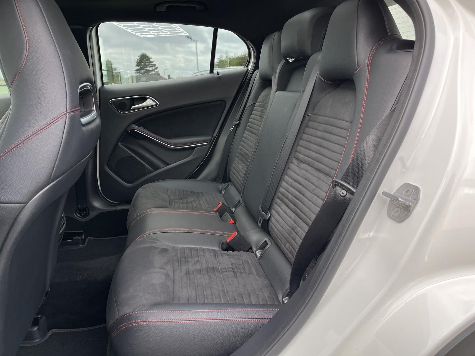 Mercedes-Benz GLA 180 Amg Line/P.dach/Alcantara/Navi/R.Kamera/ foto 15