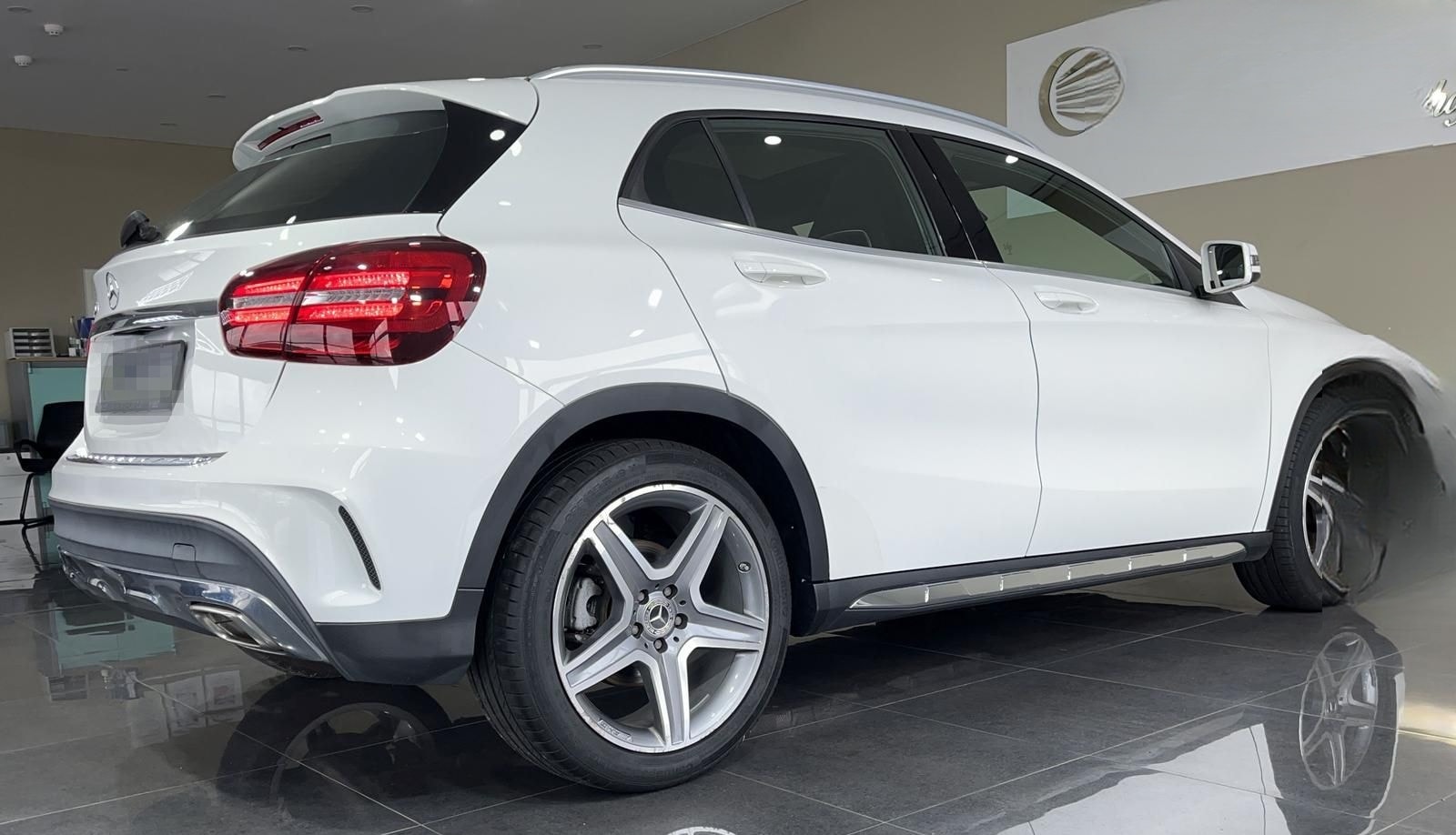 Mercedes-Benz GLA 180 Amg Line/P.dach/Alcantara/Navi/R.Kamera/ foto 8