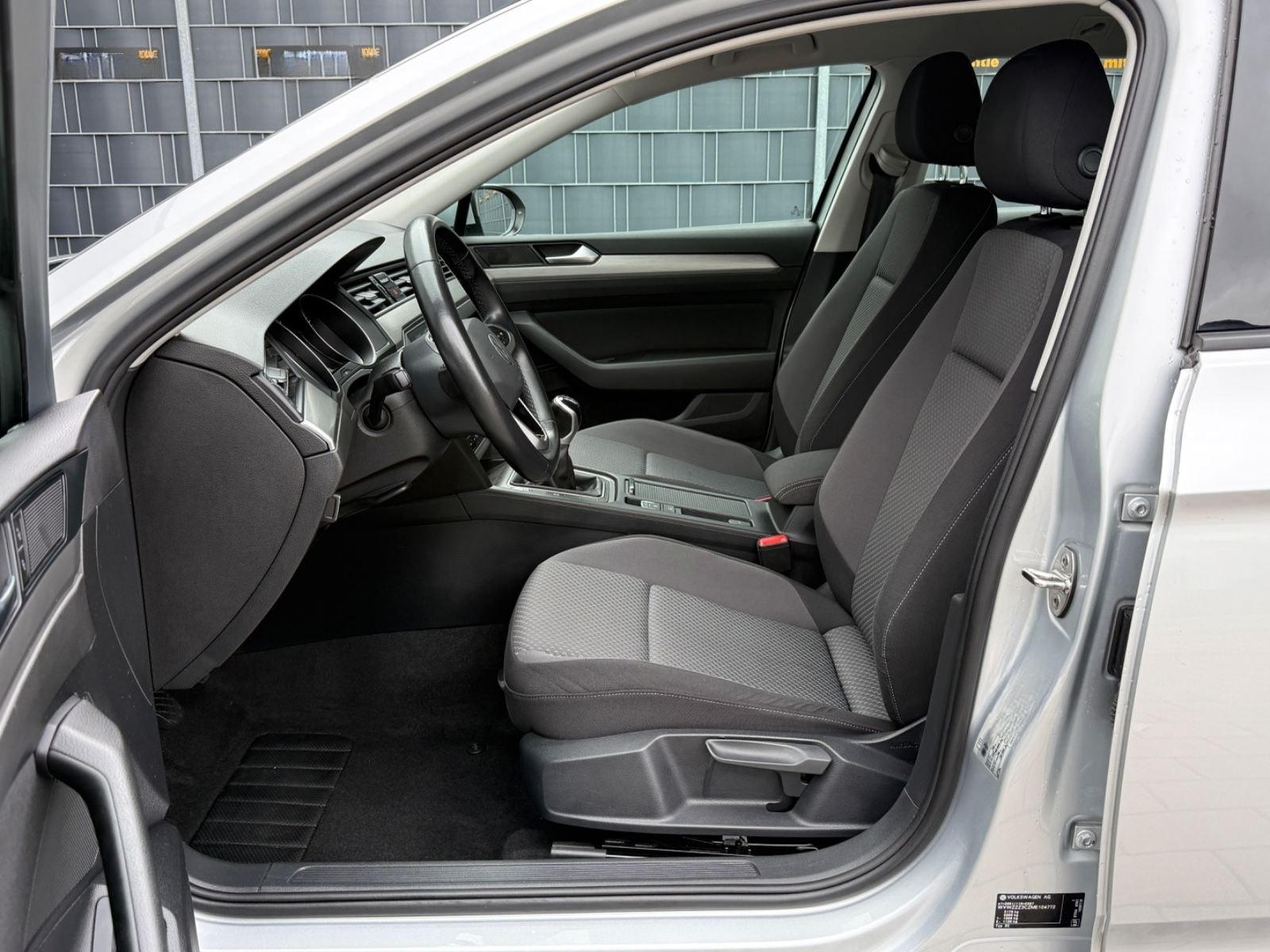 Volkswagen Passat 2.0TDI/NAVI/SITZHEIZUNG/AHK/KAMERA/LED foto 16