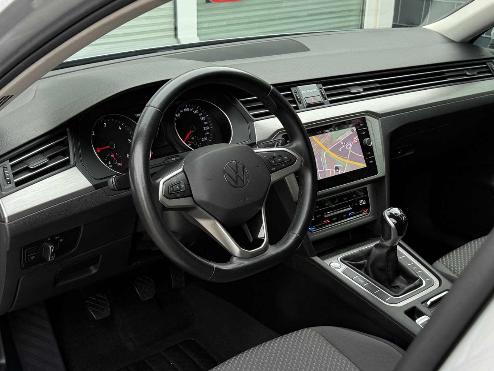 Volkswagen Passat 2.0TDI/NAVI/SITZHEIZUNG/AHK/KAMERA/LED foto 18