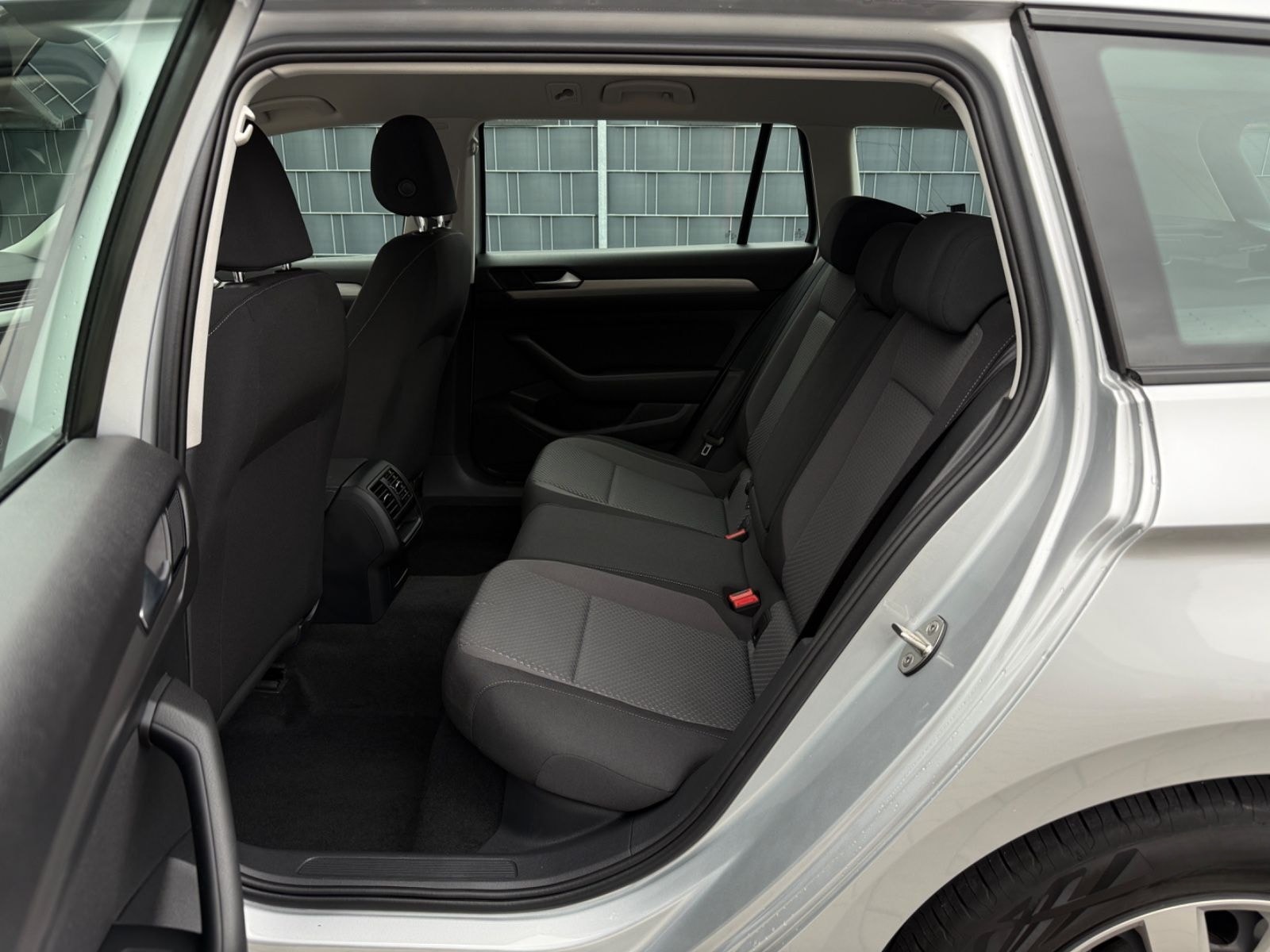 Volkswagen Passat 2.0TDI/NAVI/SITZHEIZUNG/AHK/KAMERA/LED foto 20