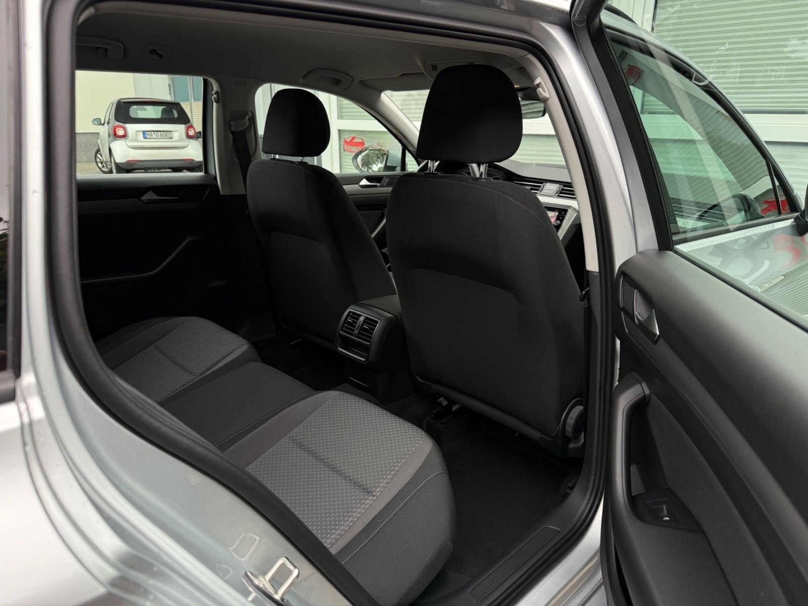 Volkswagen Passat 2.0TDI/NAVI/SITZHEIZUNG/AHK/KAMERA/LED foto 21