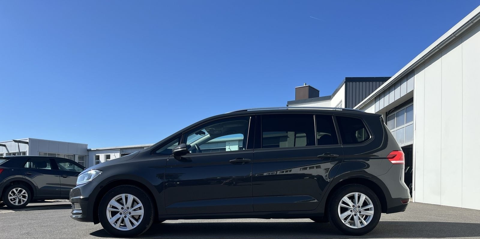 Volkswagen Touran 2.0 TDI Comfortline 135€ m.20% Anz. AHK N foto 2