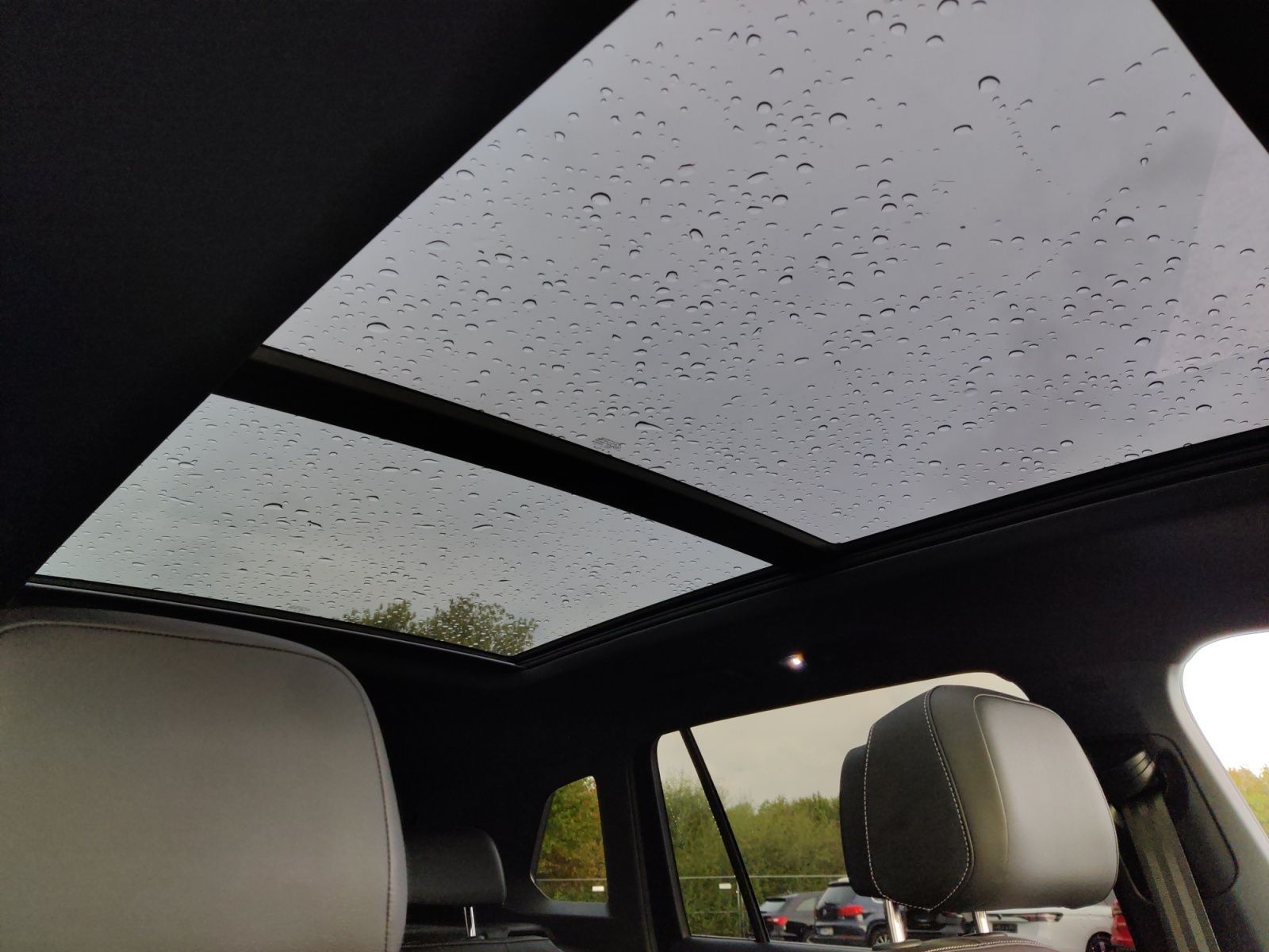 Volkswagen Tiguan 2.0 TDI R-Line Matrix Pano Harman 20" foto 17