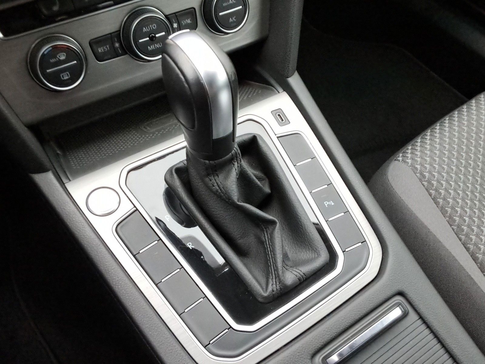 Volkswagen Passat Variant 2.0 TDI DSG,LED,Kamera,Winterp,LM foto 11