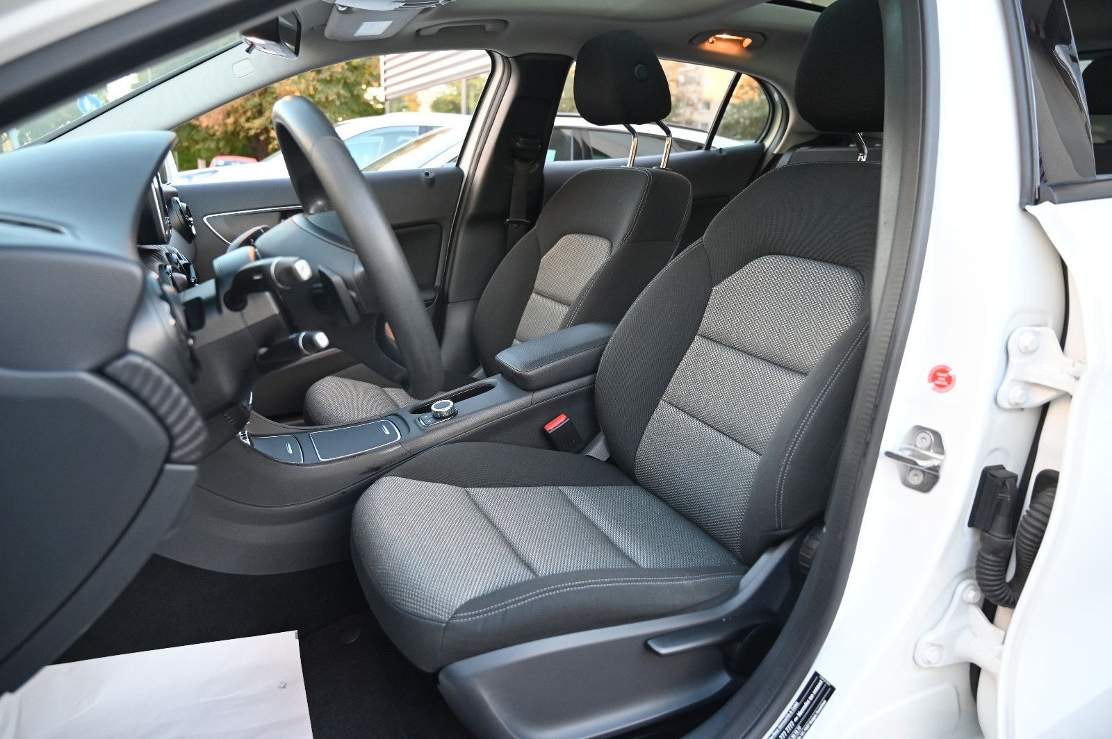 Mercedes-Benz GLA 200 d CDI Navi PDC Kamera Sitzhz. PanoramaSD foto 14