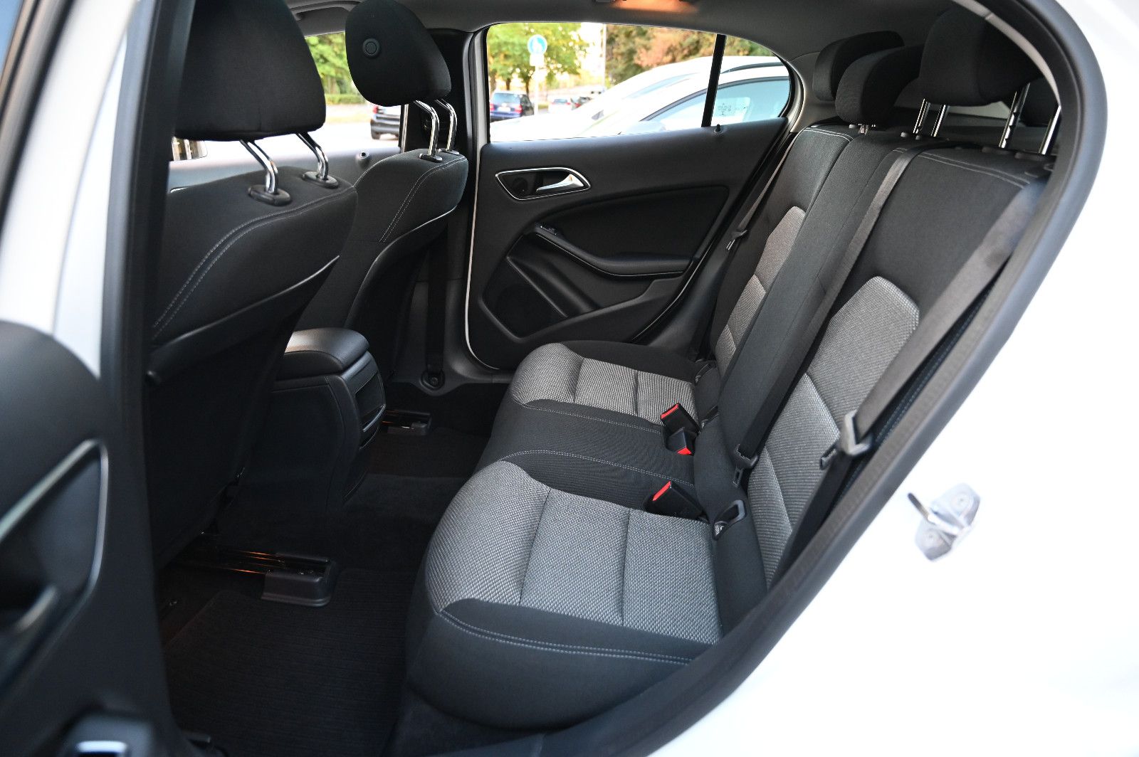 Mercedes-Benz GLA 200 d CDI Navi PDC Kamera Sitzhz. PanoramaSD foto 16