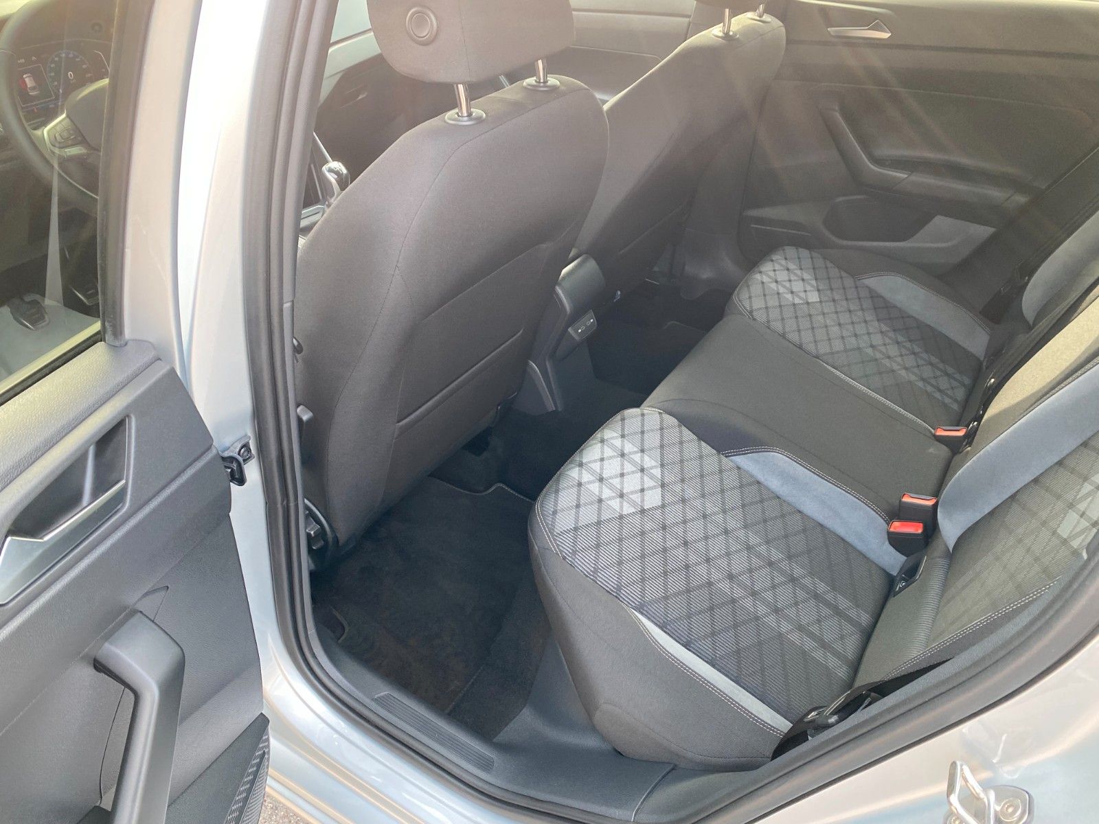 Volkswagen Taigo R-Line Apple / DAB / Kamera / Spurh. foto 7