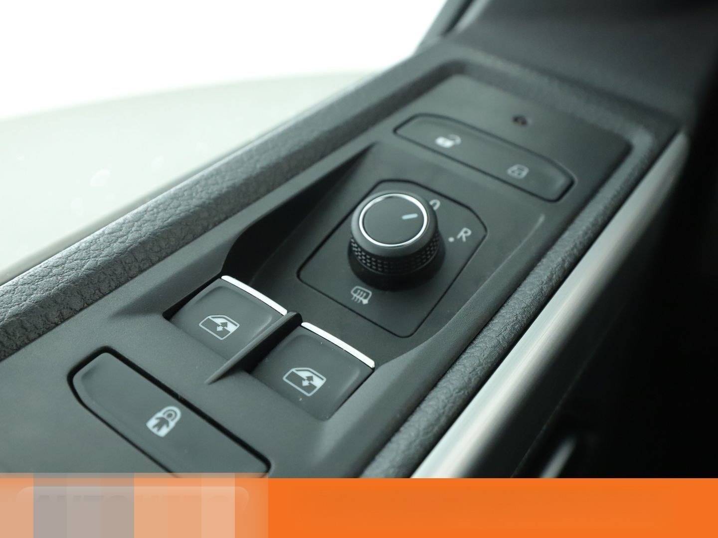 Volkswagen T6 Multivan 2.0 TDI Comfortline FWD Aut.*NAVI* foto 19