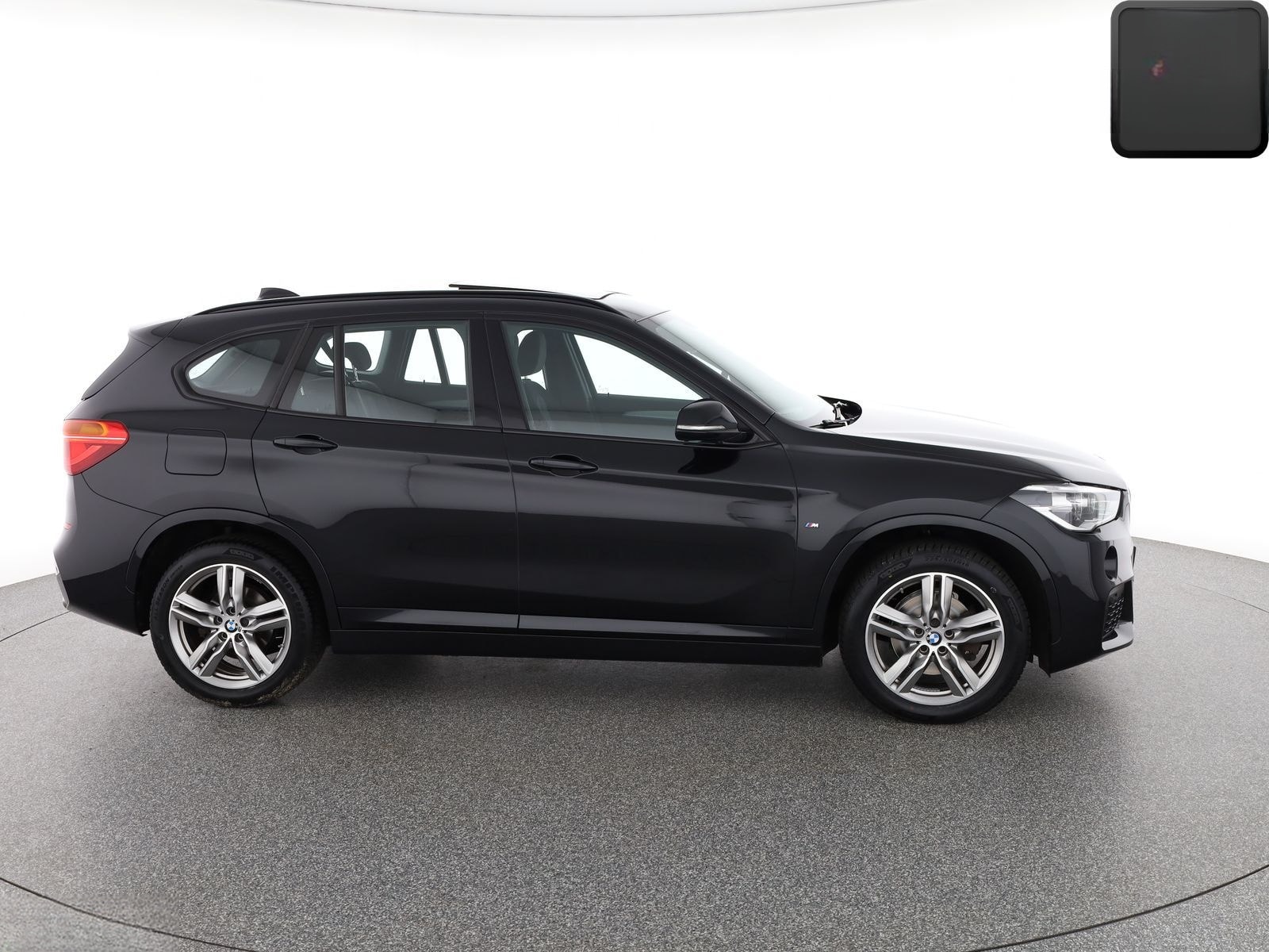 BMW X1 sDrive18d M SPORT SHADOW PANO,KAMERA,HUD,AHK foto 6