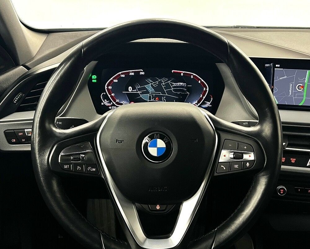 BMW 116 i Advantage AUT NAVI SHZ CARPLAY LED foto 9