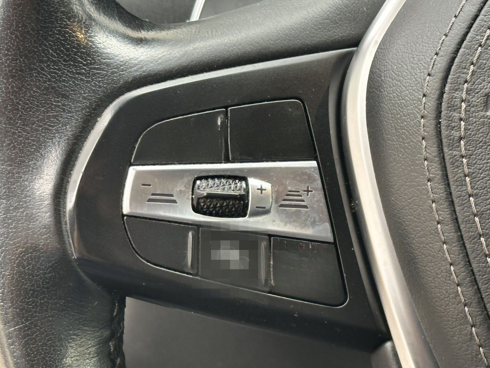 BMW X5 xDrive45e / MEMORY / Live Cockpit / H&K Sound foto 8