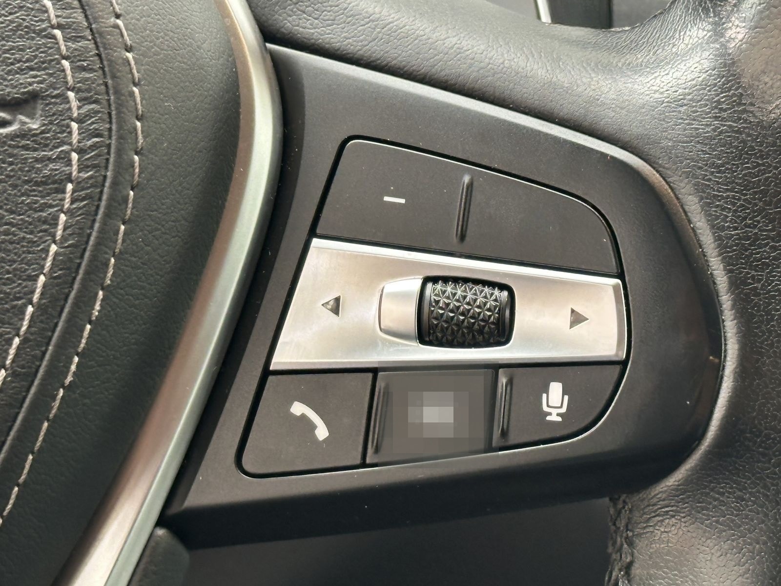 BMW X5 xDrive45e / MEMORY / Live Cockpit / H&K Sound foto 9