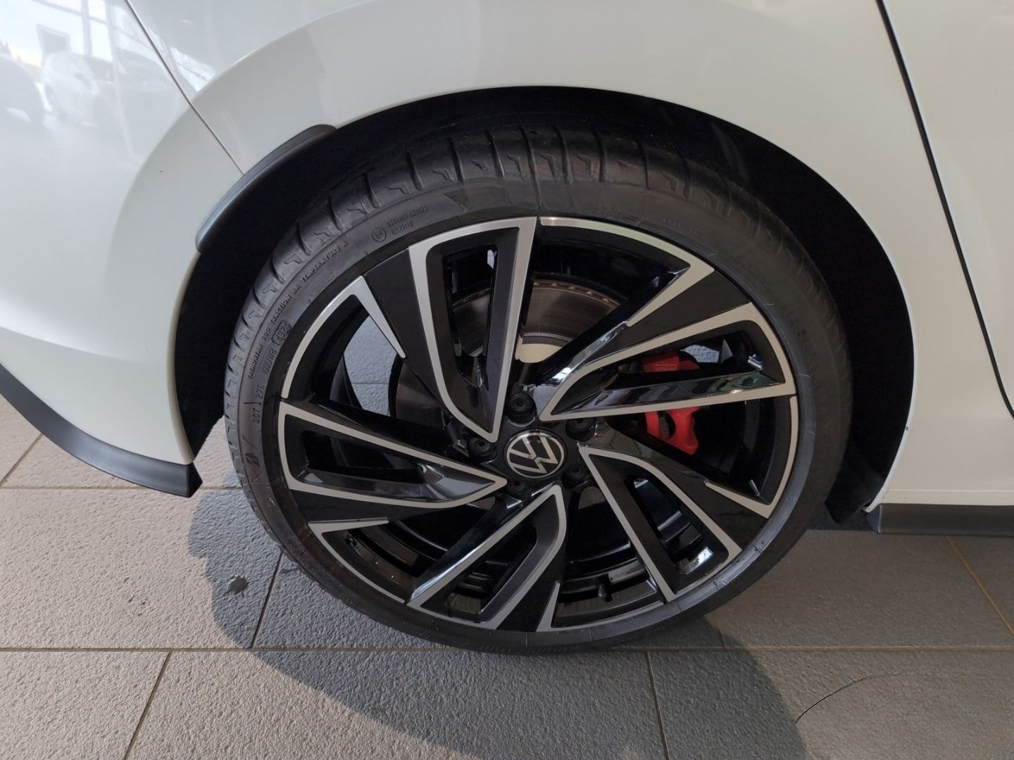 Volkswagen Golf GTI VIII 2,0 TSI DSG Clubsport Black Style  foto 18