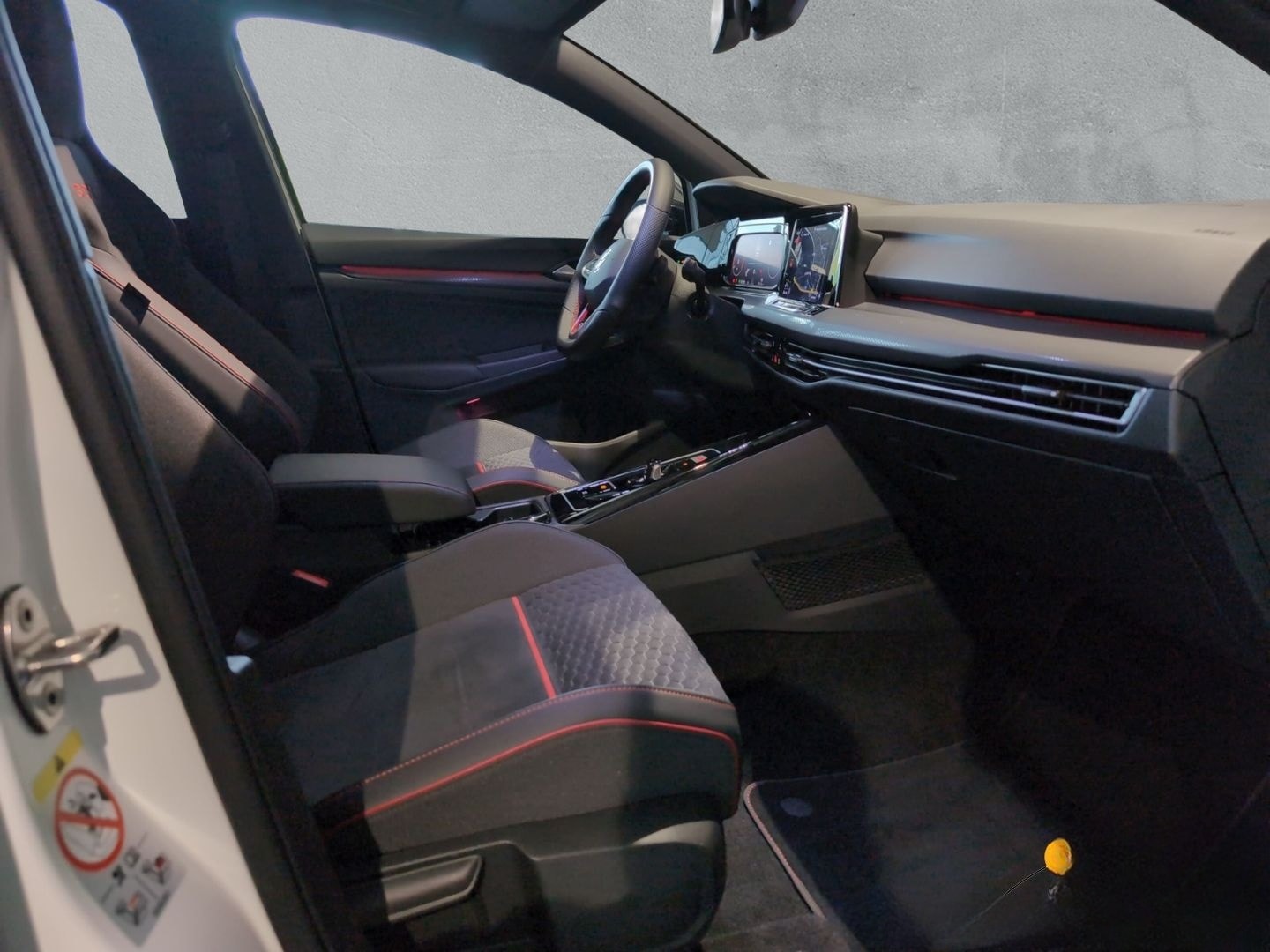 Volkswagen Golf GTI VIII 2,0 TSI DSG Clubsport Black Style  foto 4