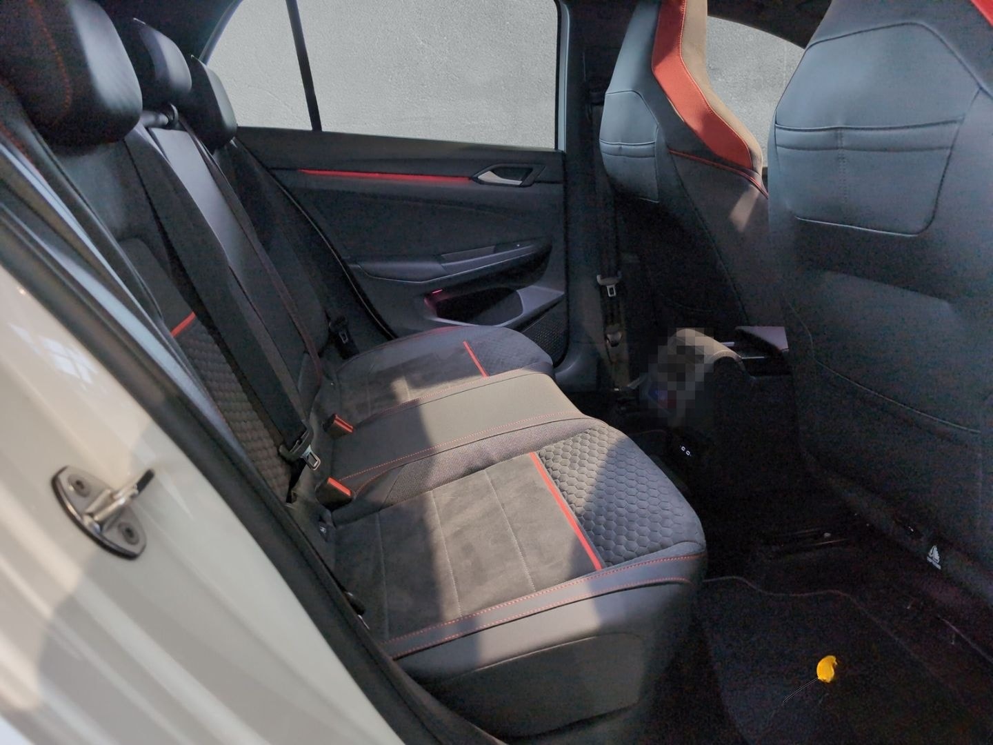 Volkswagen Golf GTI VIII 2,0 TSI DSG Clubsport Black Style  foto 10