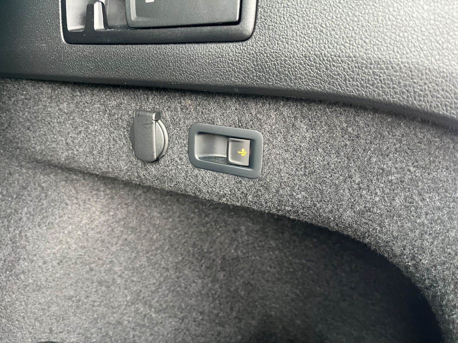 Volkswagen Passat Variant Business 1.5 TSI Navi App AHK ACC foto 13