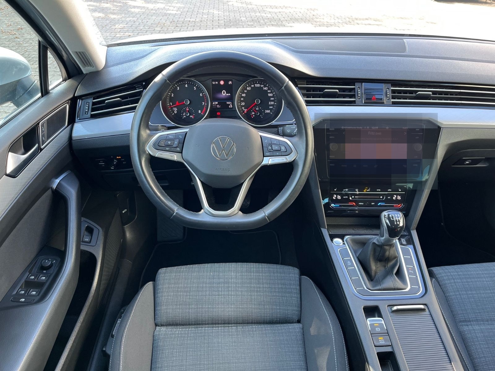 Volkswagen Passat Variant Business 1.5 TSI Navi App AHK ACC foto 9