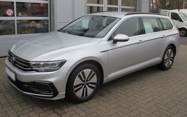 Volkswagen Passat Variant 1.4 TSI Hybrid GTE+LED+NAV foto 1