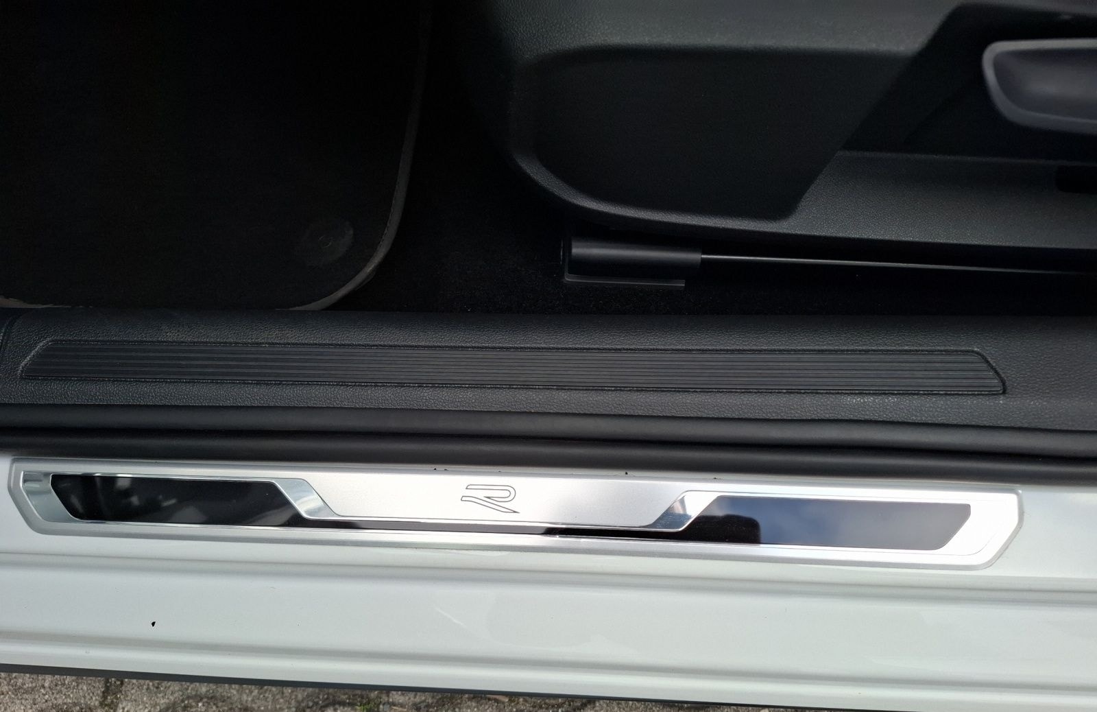 Volkswagen Polo R-Line TSI DSG IQ.Light ACC SH AID RFK AppC foto 23