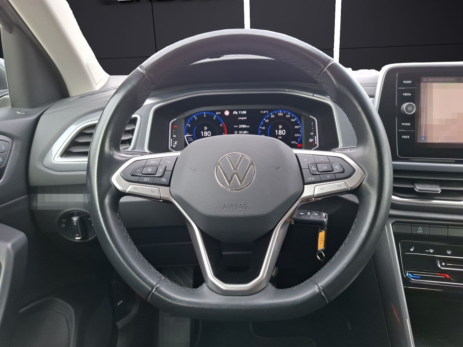 Volkswagen T-Roc TSI Style LED AHK Navi AID ACC RFK SH 18" foto 17