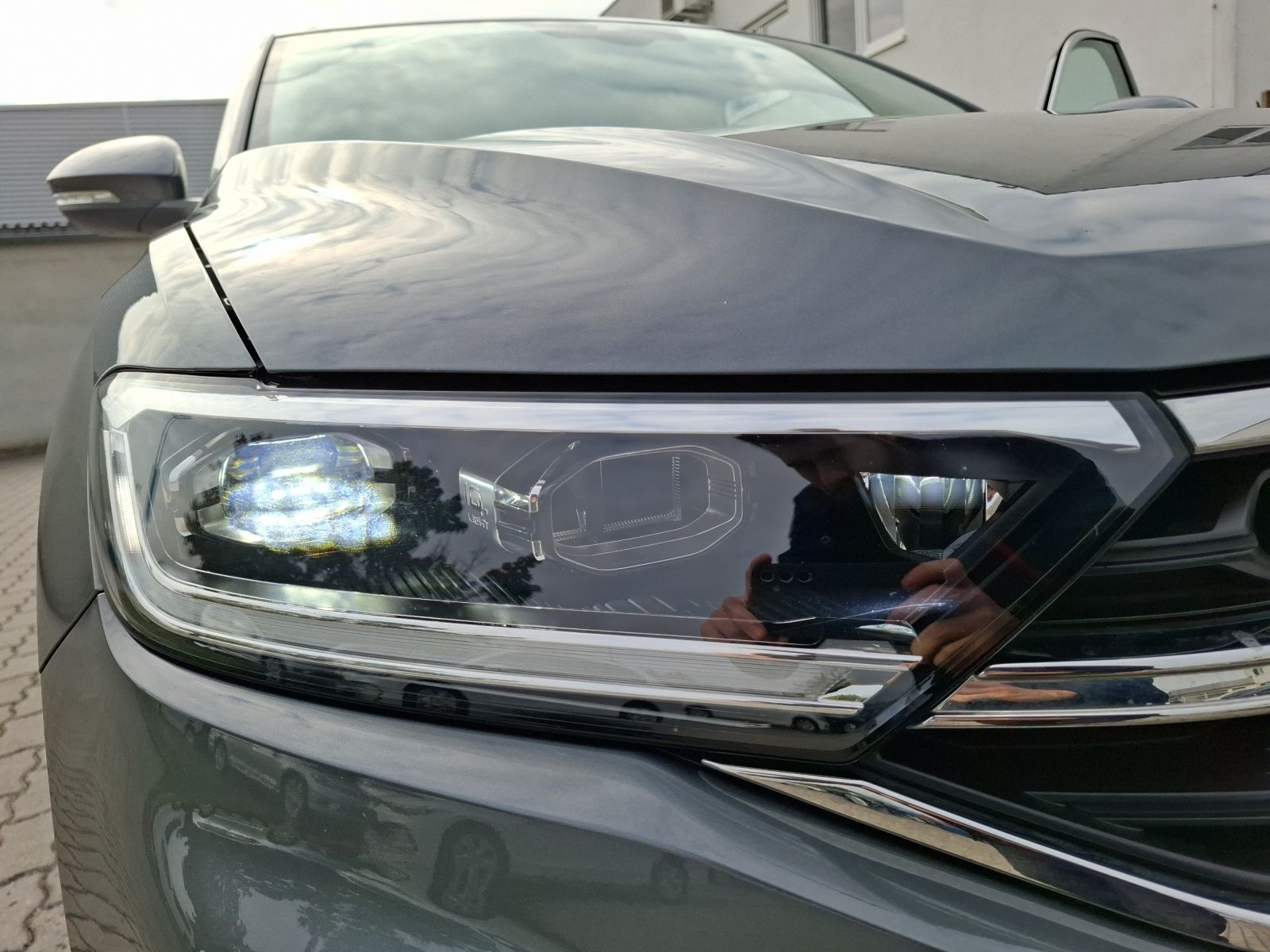 Volkswagen T-Roc TSI Style LED AHK Navi AID ACC RFK SH 18" foto 24