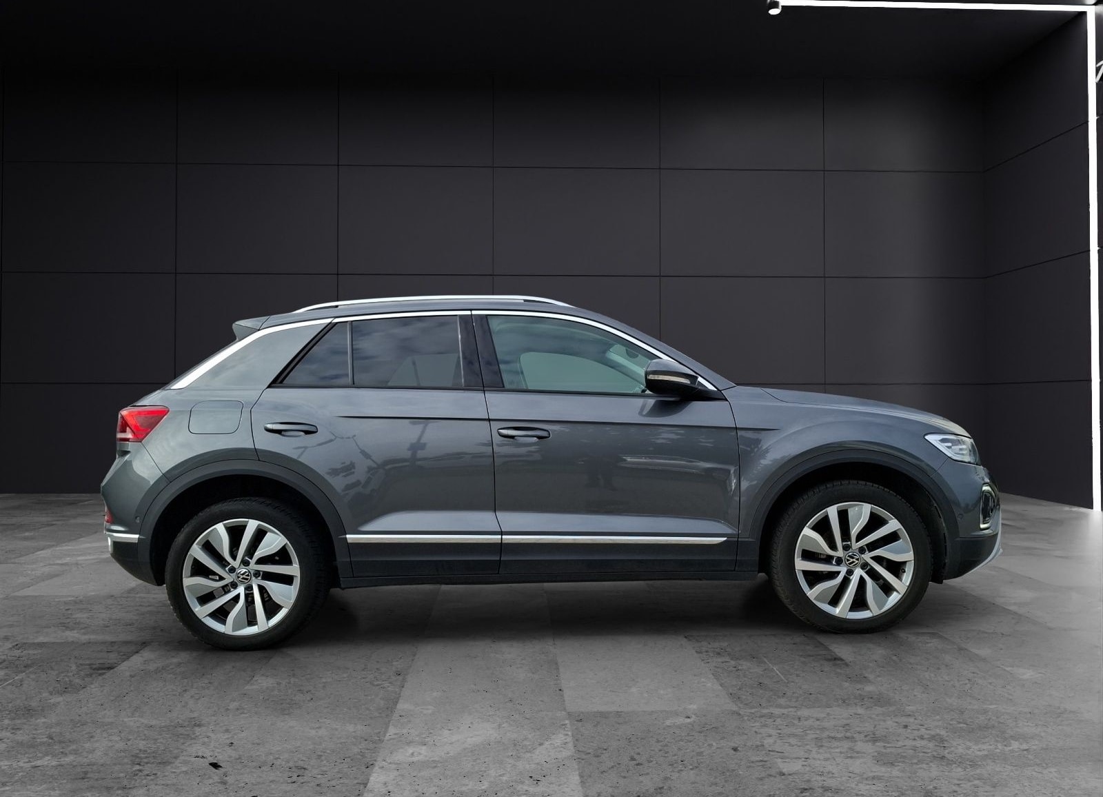 Volkswagen T-Roc TSI Style LED AHK Navi AID ACC RFK SH 18" foto 6